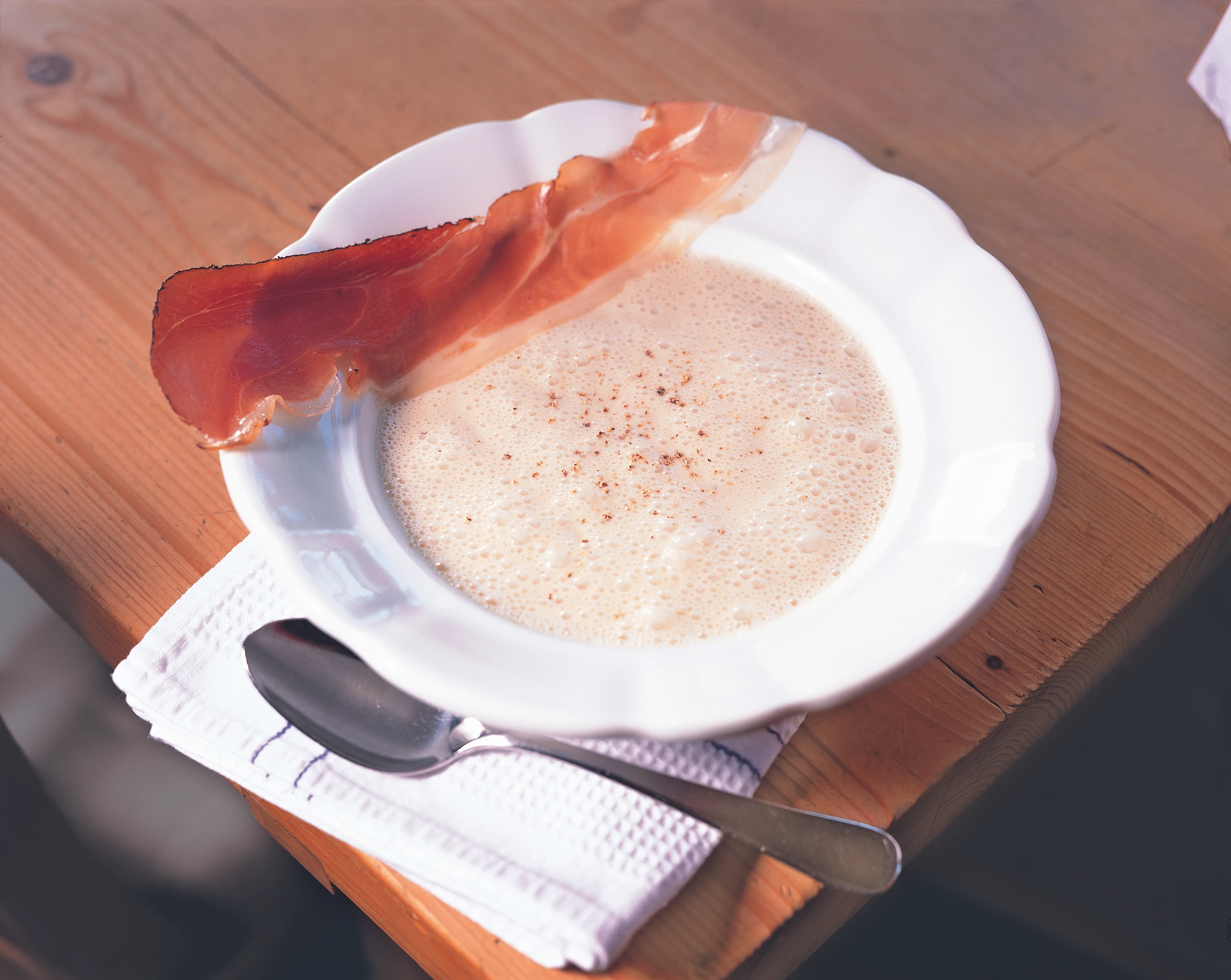 Weinviertler Suppe mit Schinken