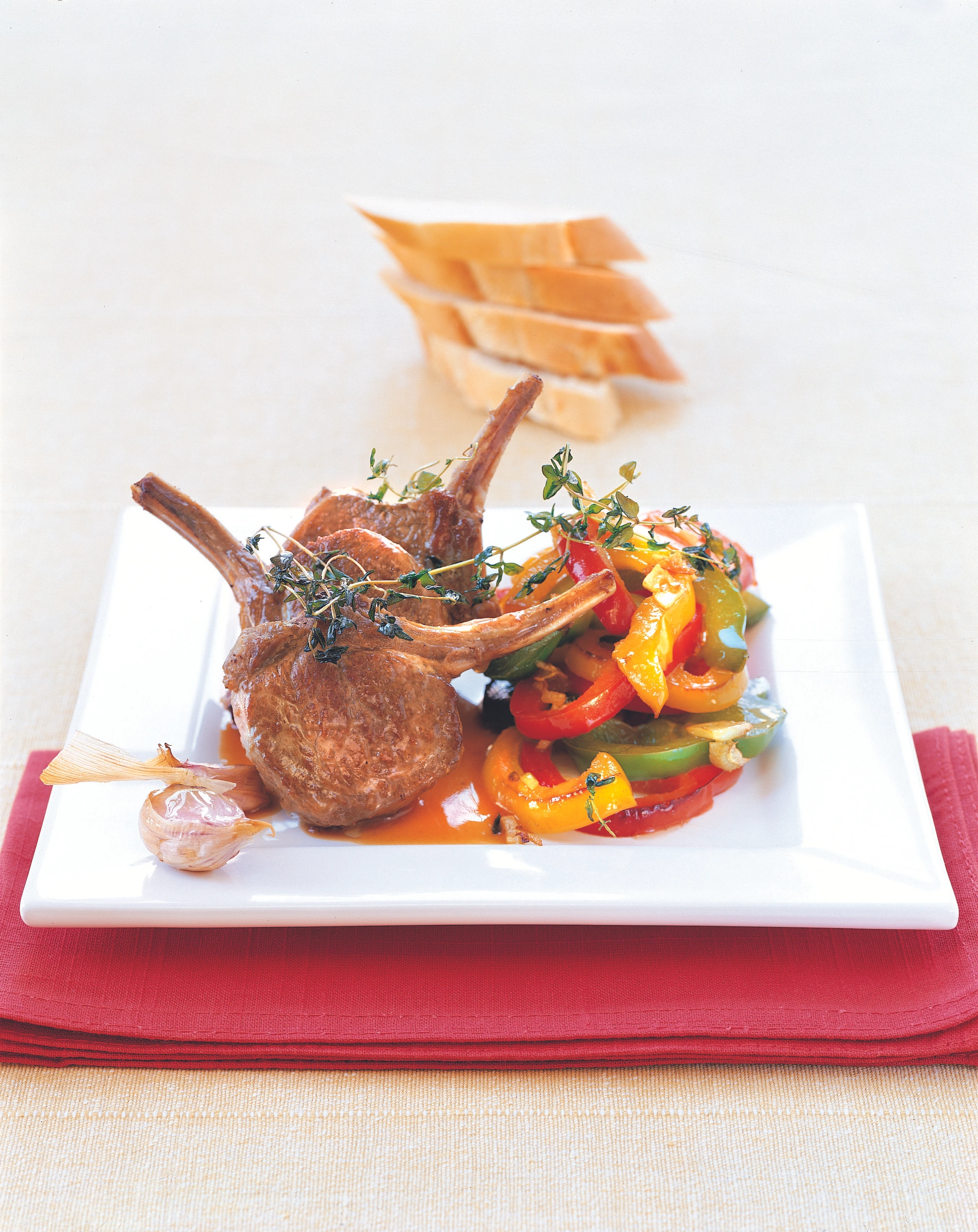 Lammkoteletts mit Gemüse