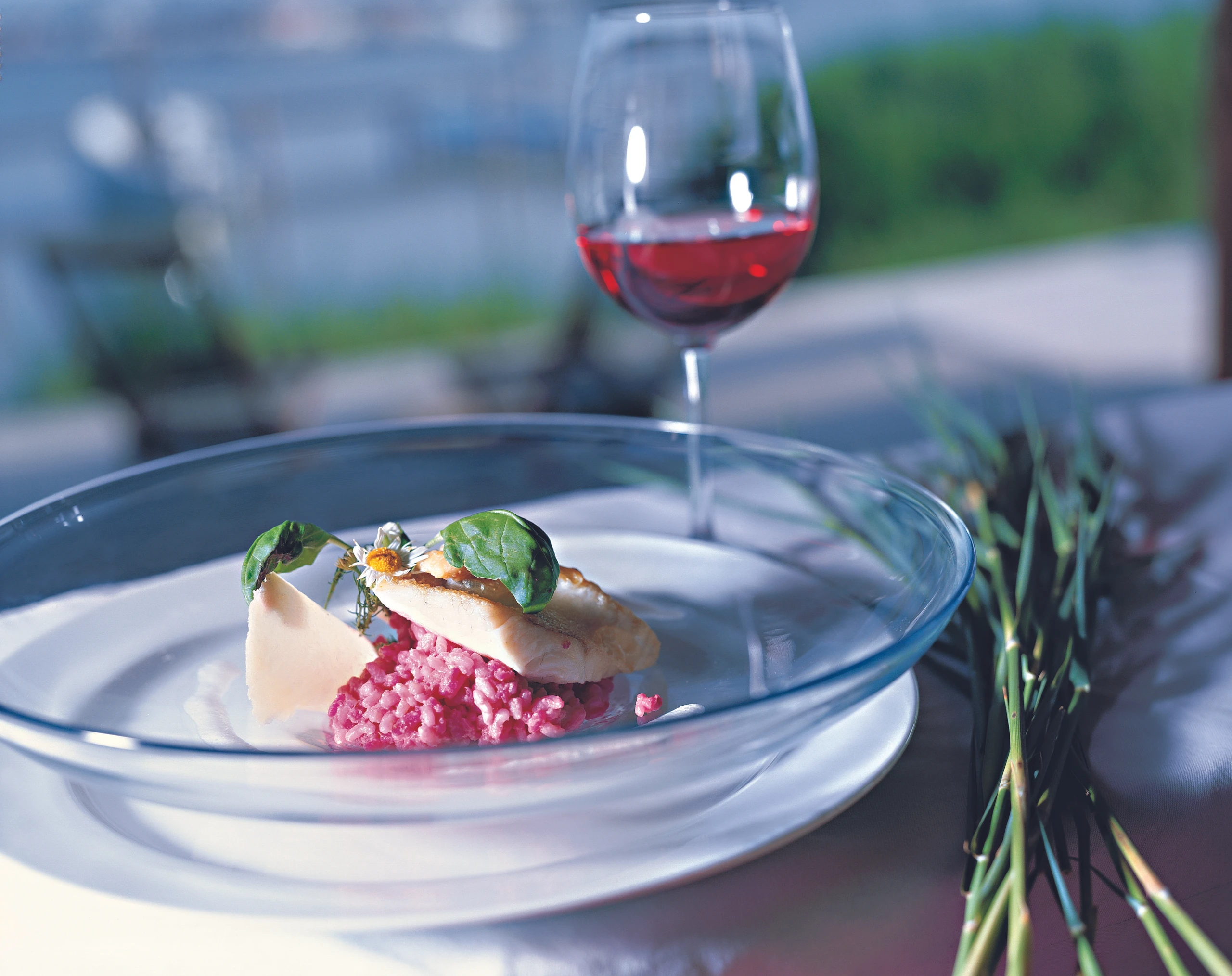 Zander mit Rote-Rüben-Risotto und Krensauce
