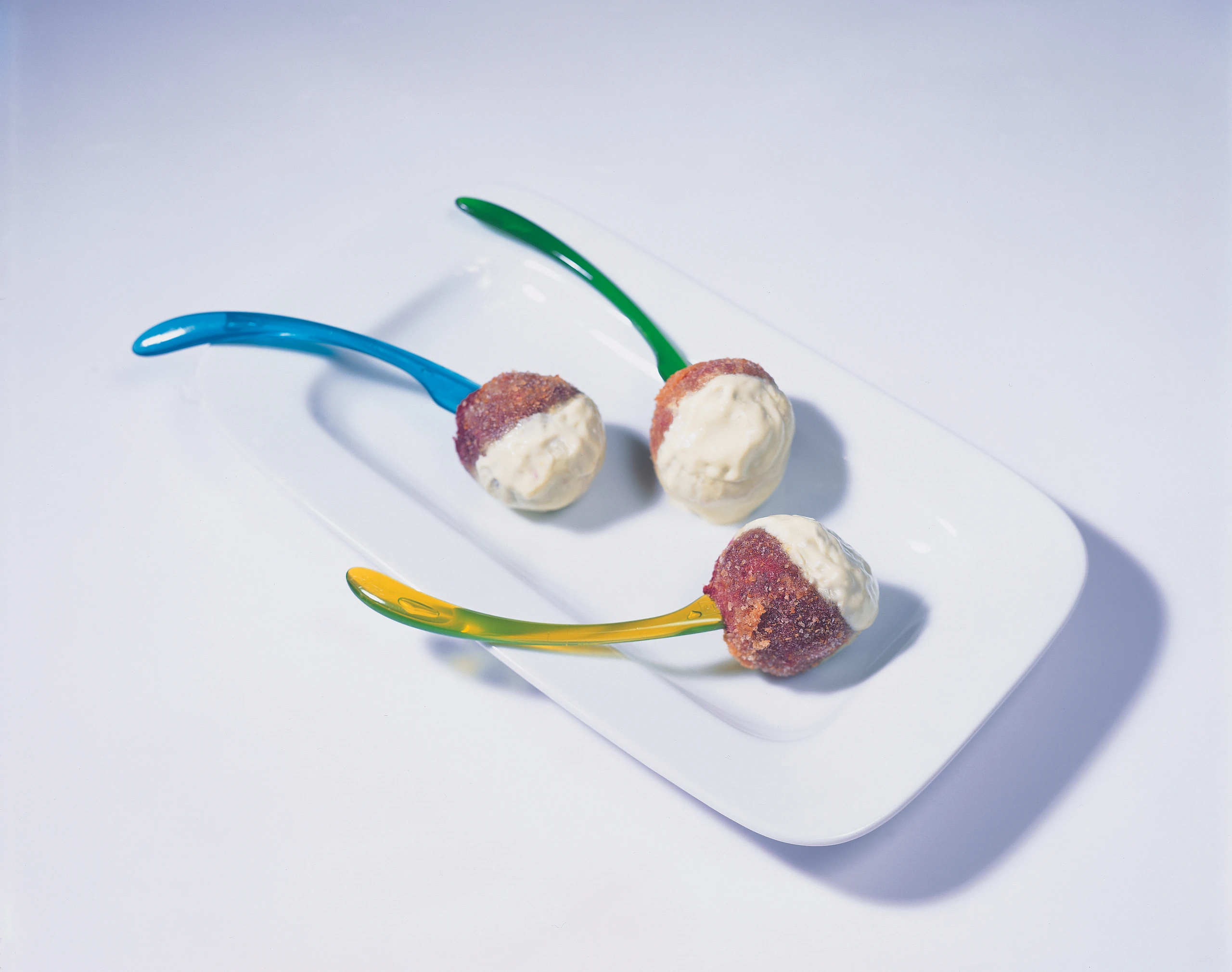 Rote-Rüben-Bällchen mit Wasabicreme