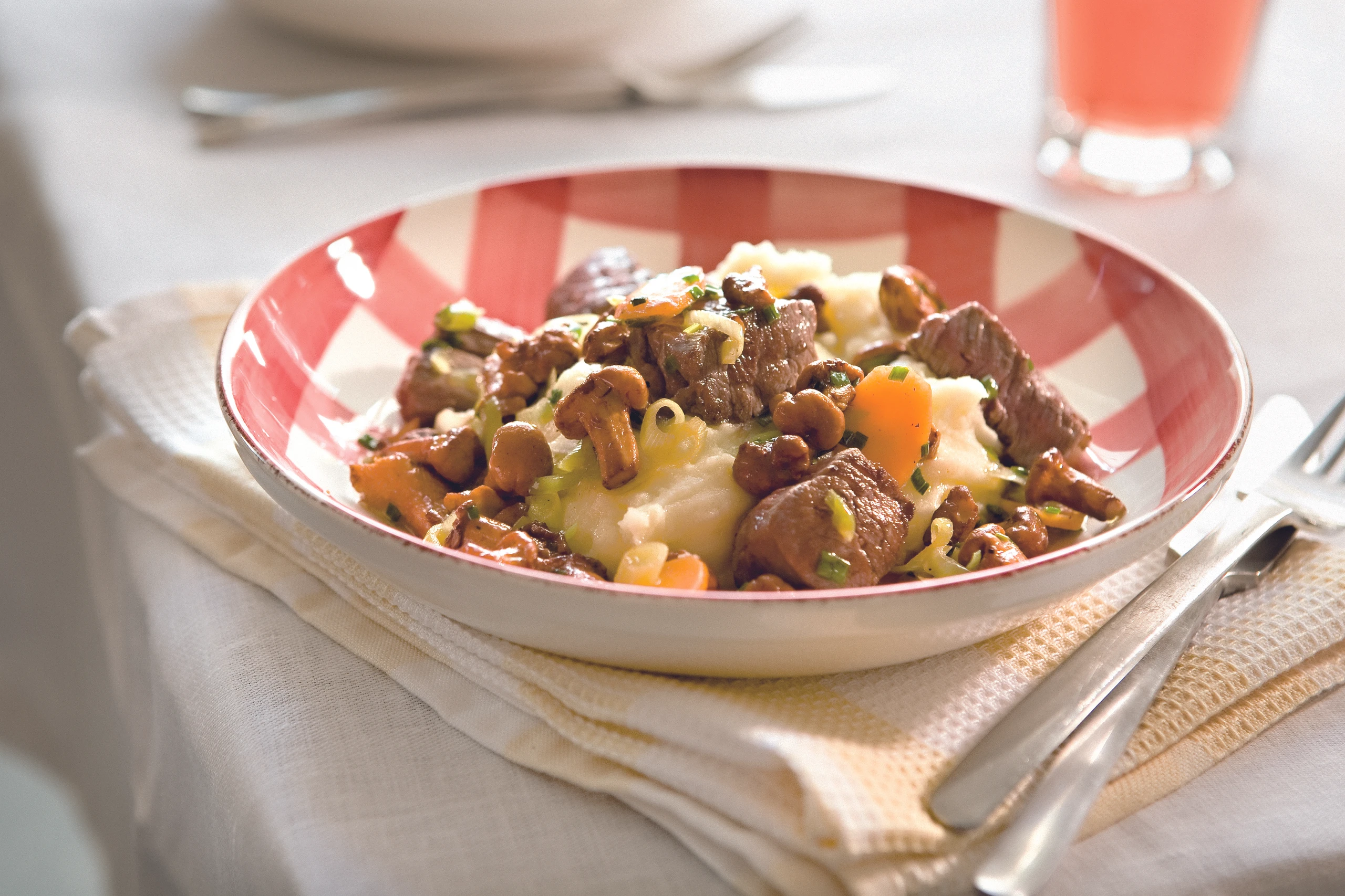 Chefpfanne mit Rindsfilet, Pilzen und Lauch