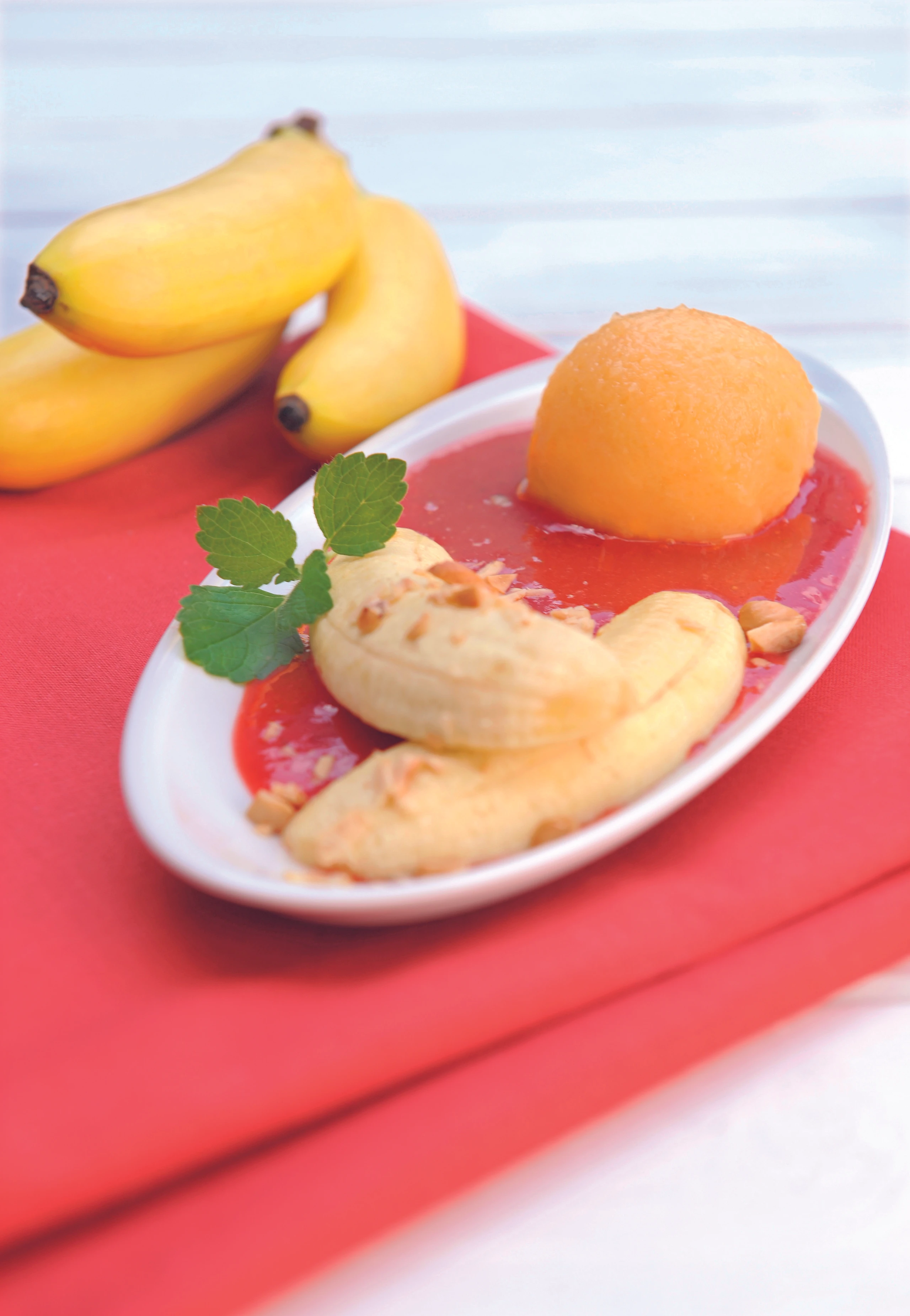 Banana-Fit mit Orangenkugeln
