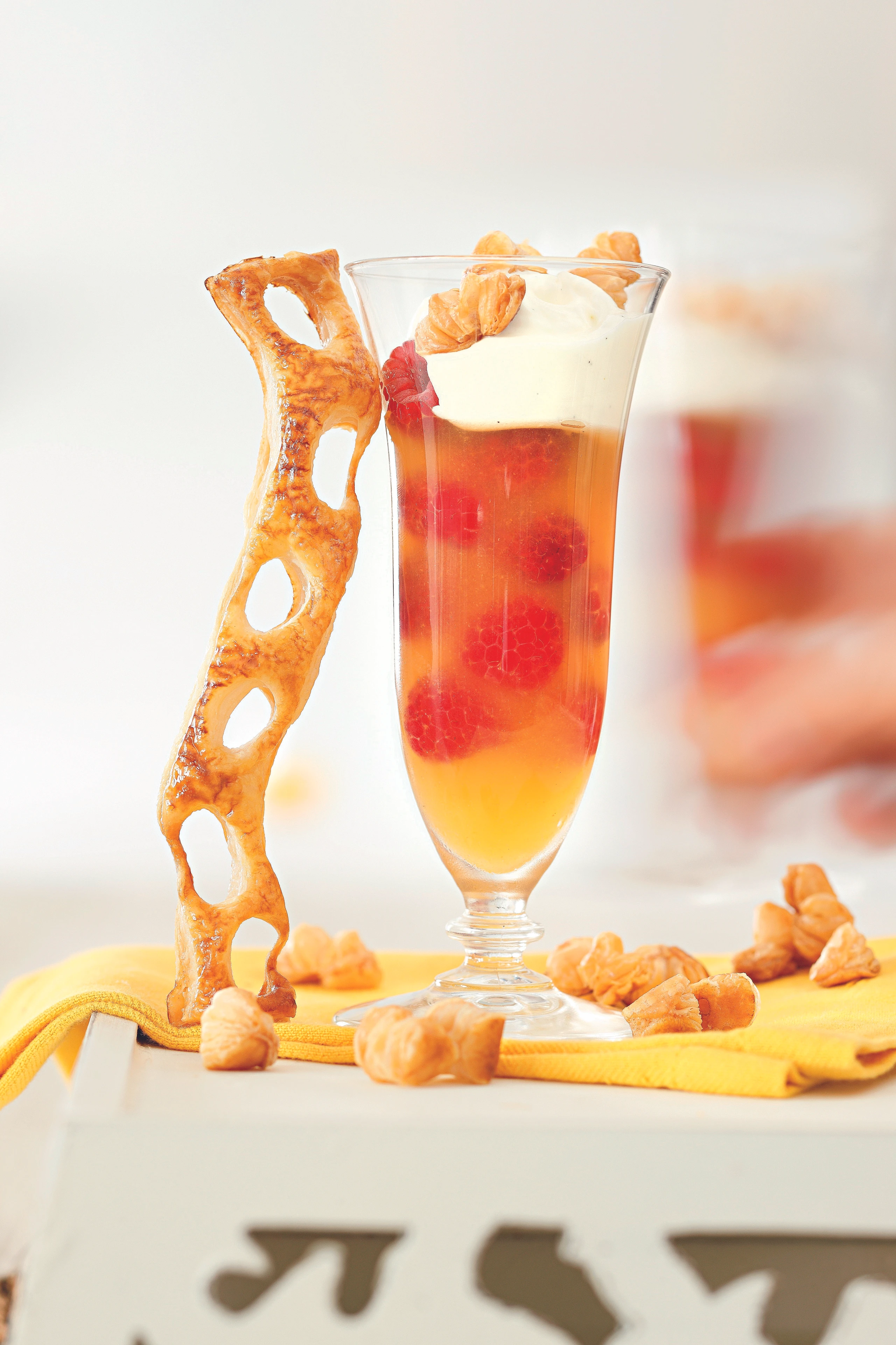 Prosecco-Gelee mit Himbeeren