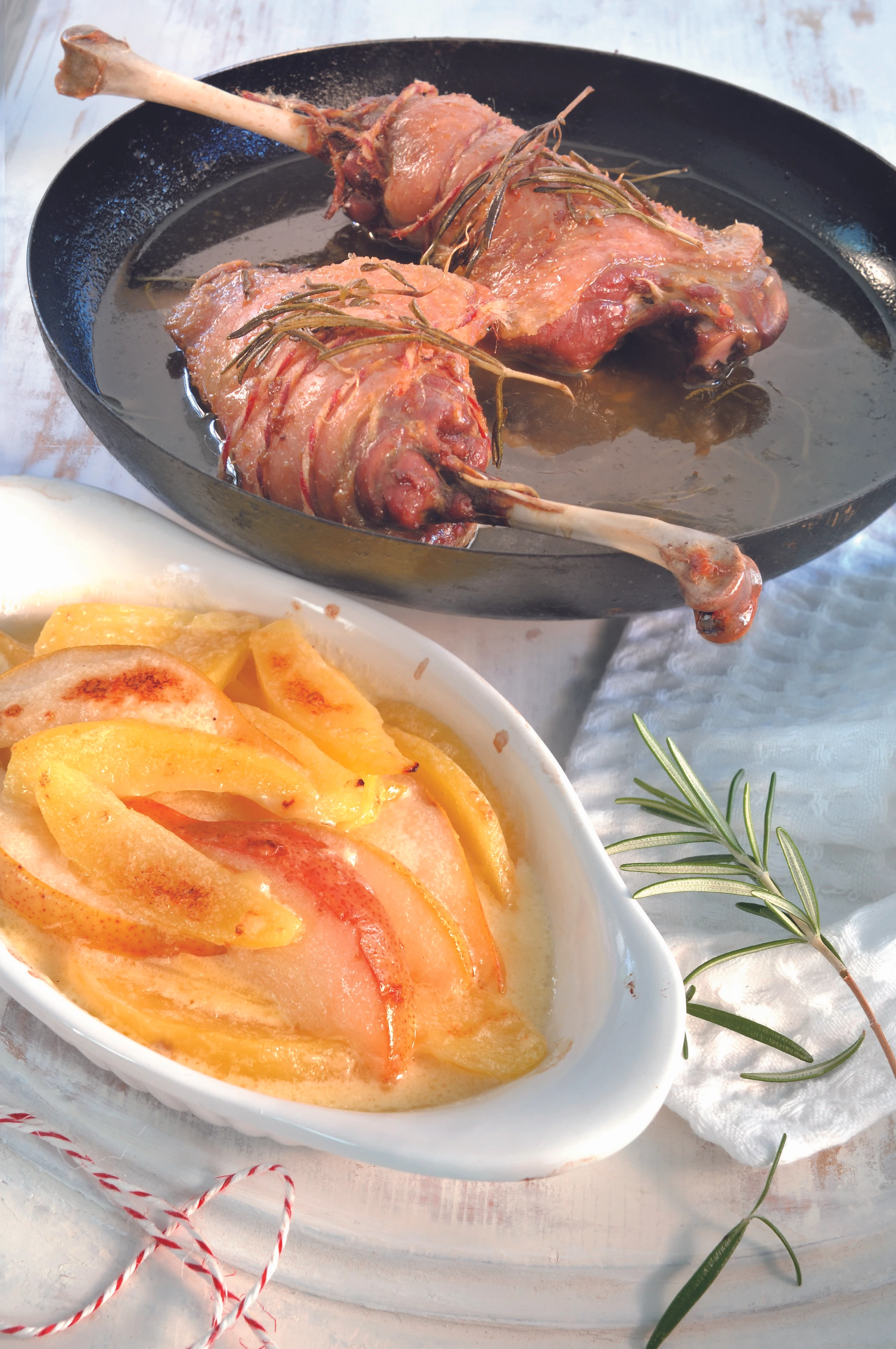 Entenkeule mit Birnen-Erdäpfelgratin