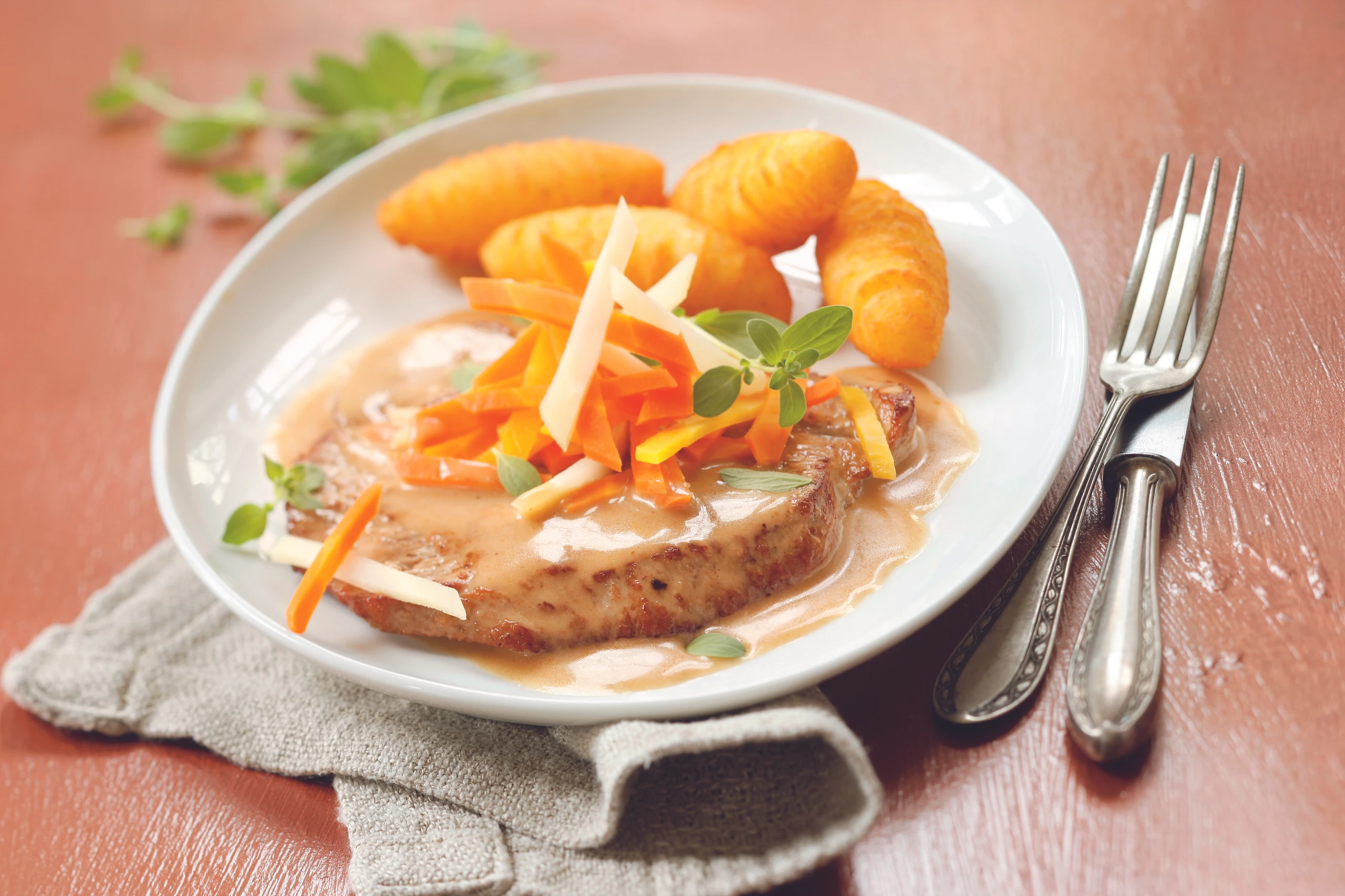 Schnitzel mit Wurzelgemüse