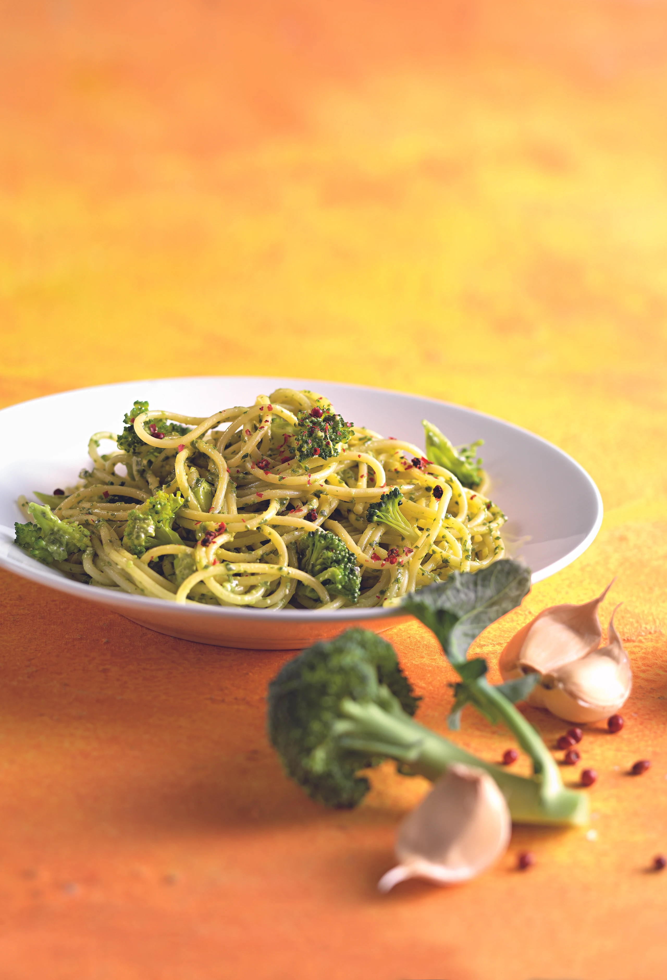 Brokkoli-Spaghetti mit Petersil-Gorgonzola-Pesto