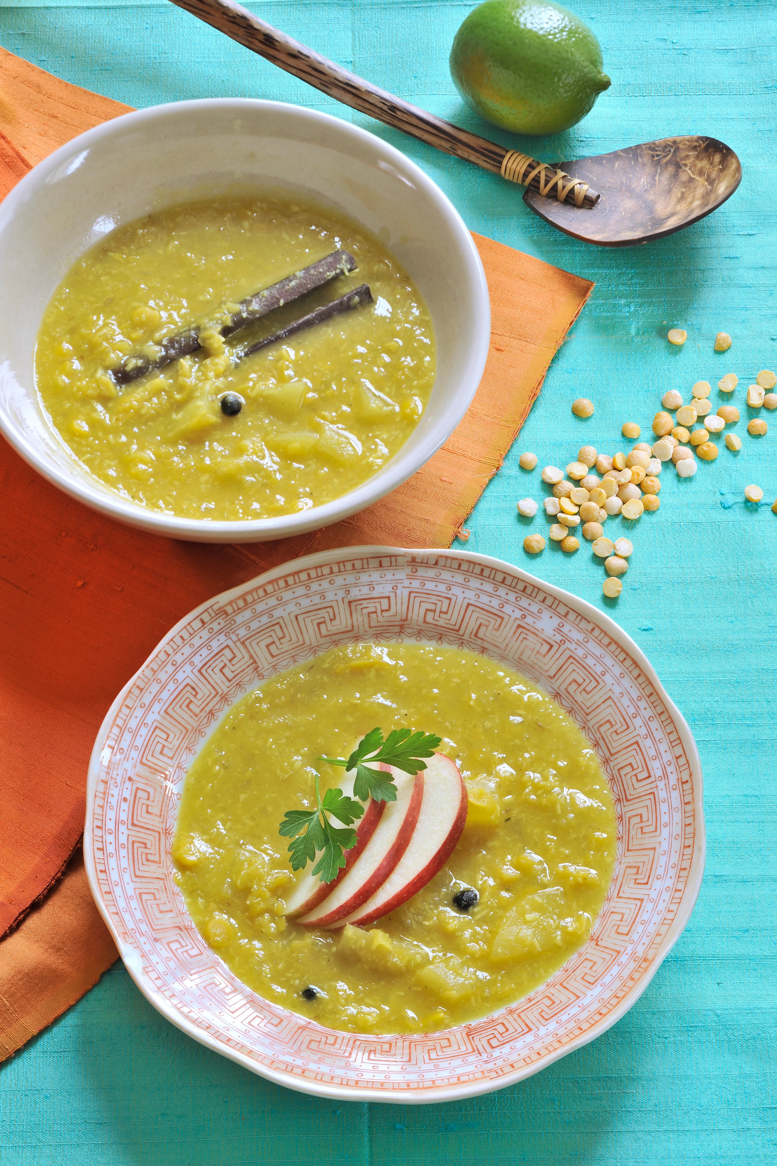 Dal mit Apfel und Kokos