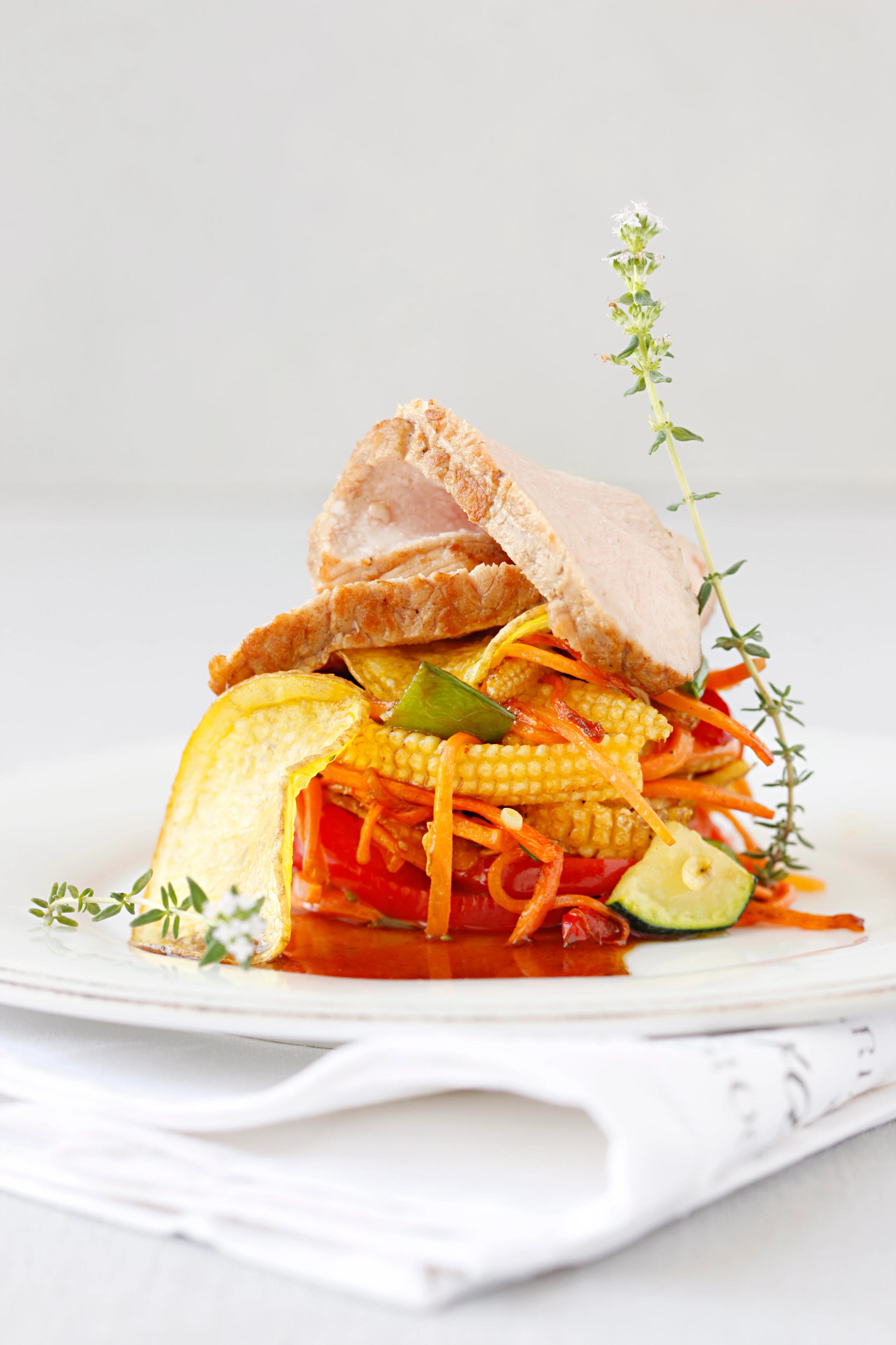 Kalbsfilet auf knusprigem Gemüse