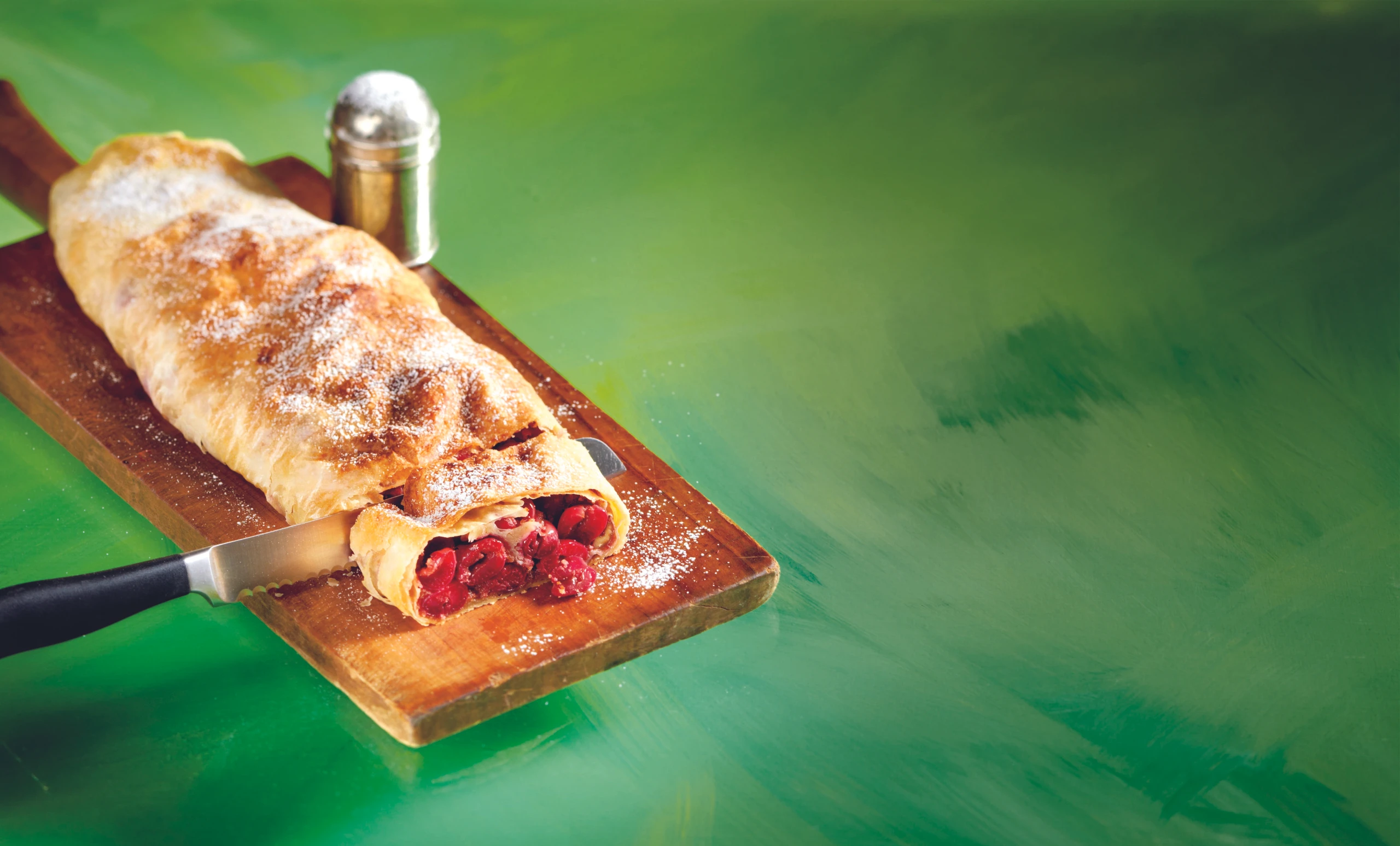 Kirschenstrudel mit Zimtobers