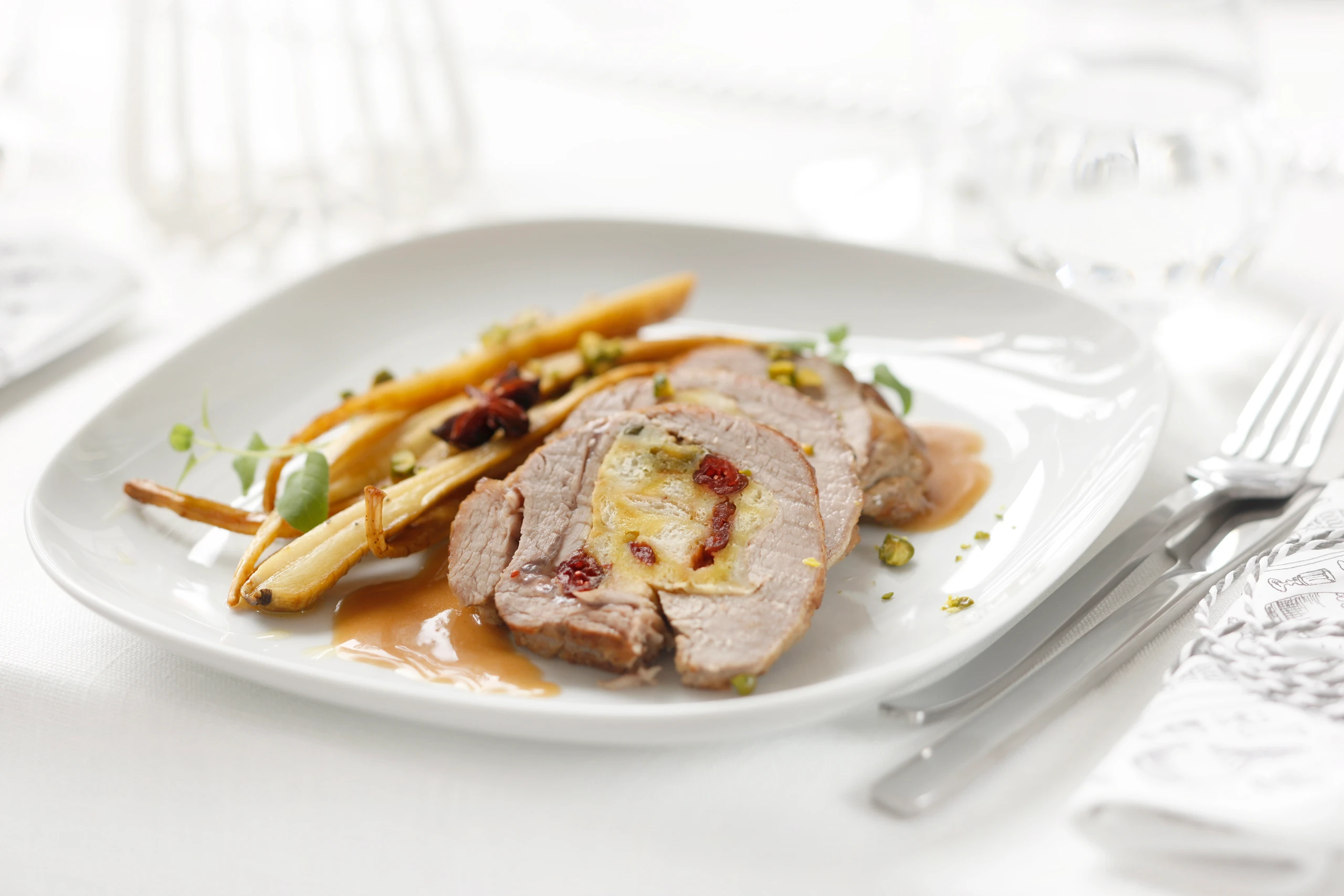 Kalbsbraten mit Cranberry-Pistazienfülle
