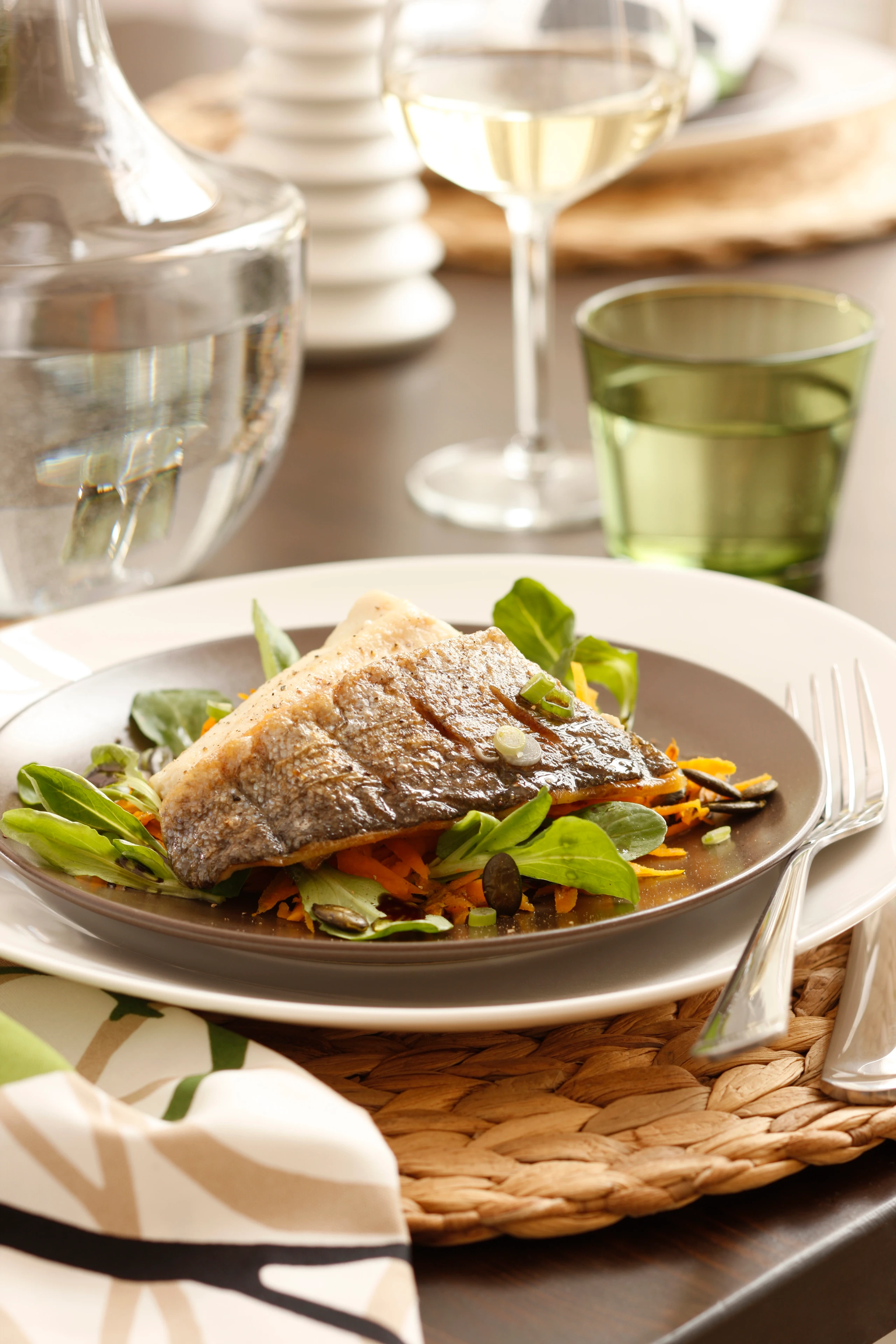 Kürbis-Vogerlsalat mit Forelle