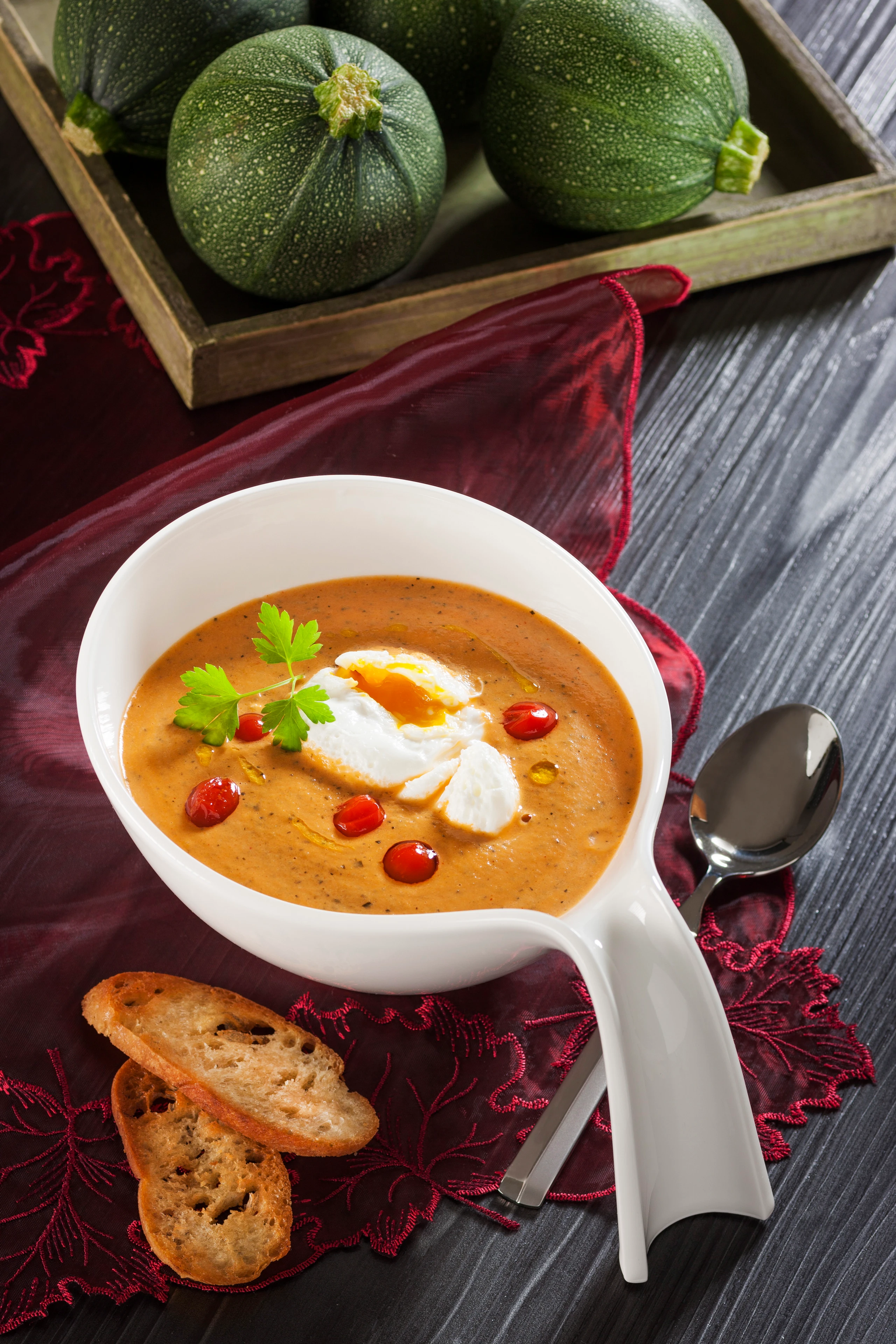 Zucchini-Paradeissuppe