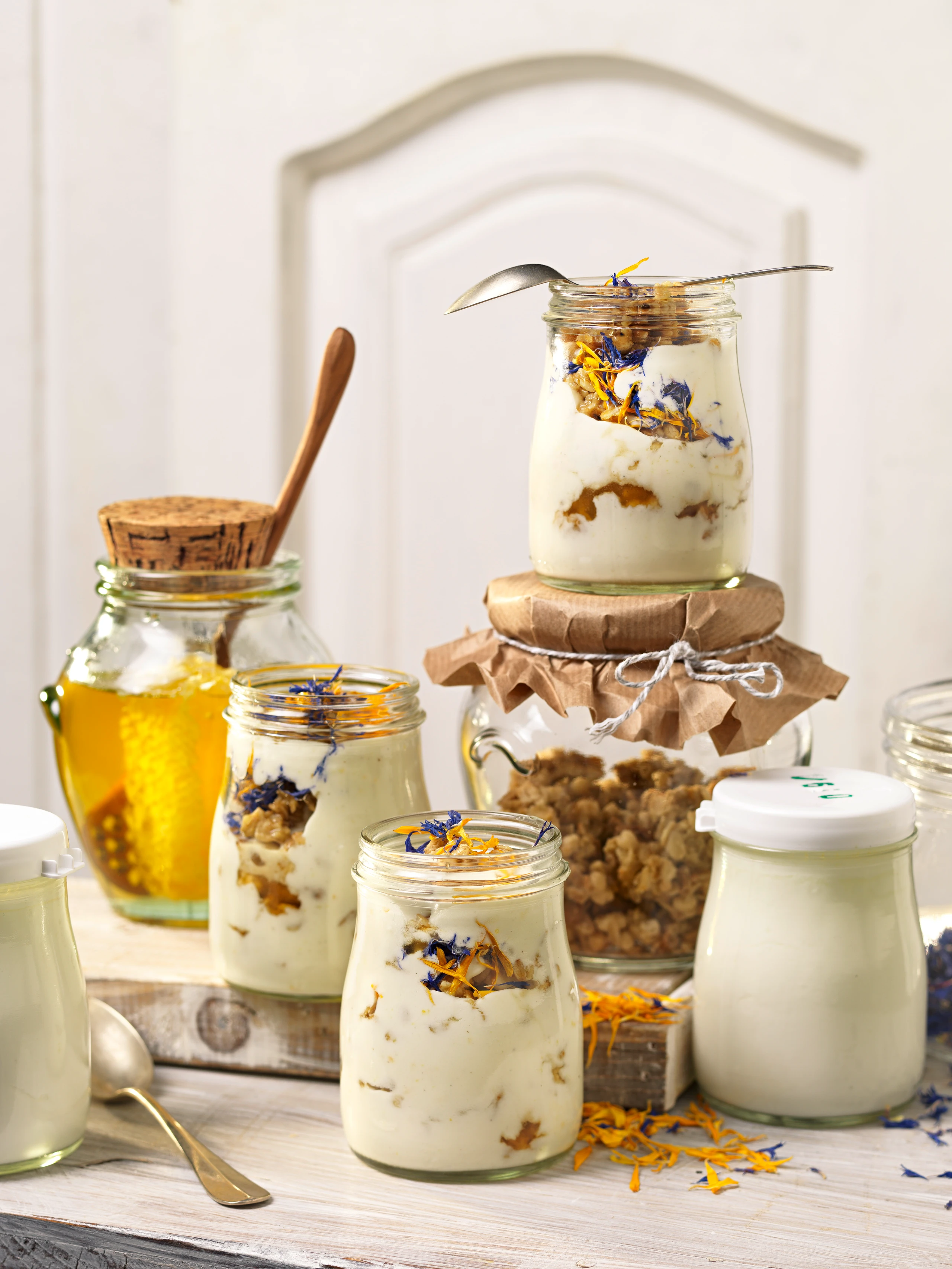 Joghurtcreme mit Blüten