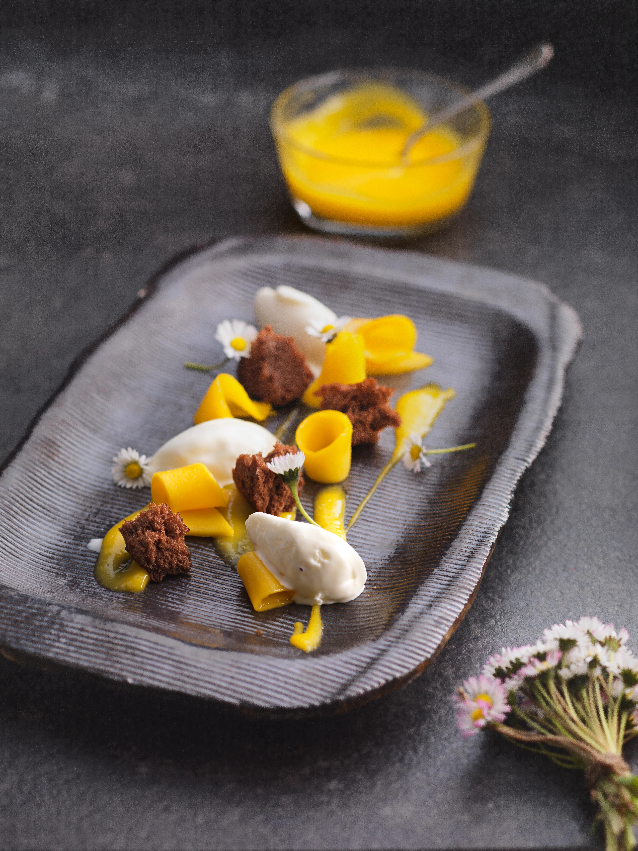 Topfeneis mit Schokokuchen