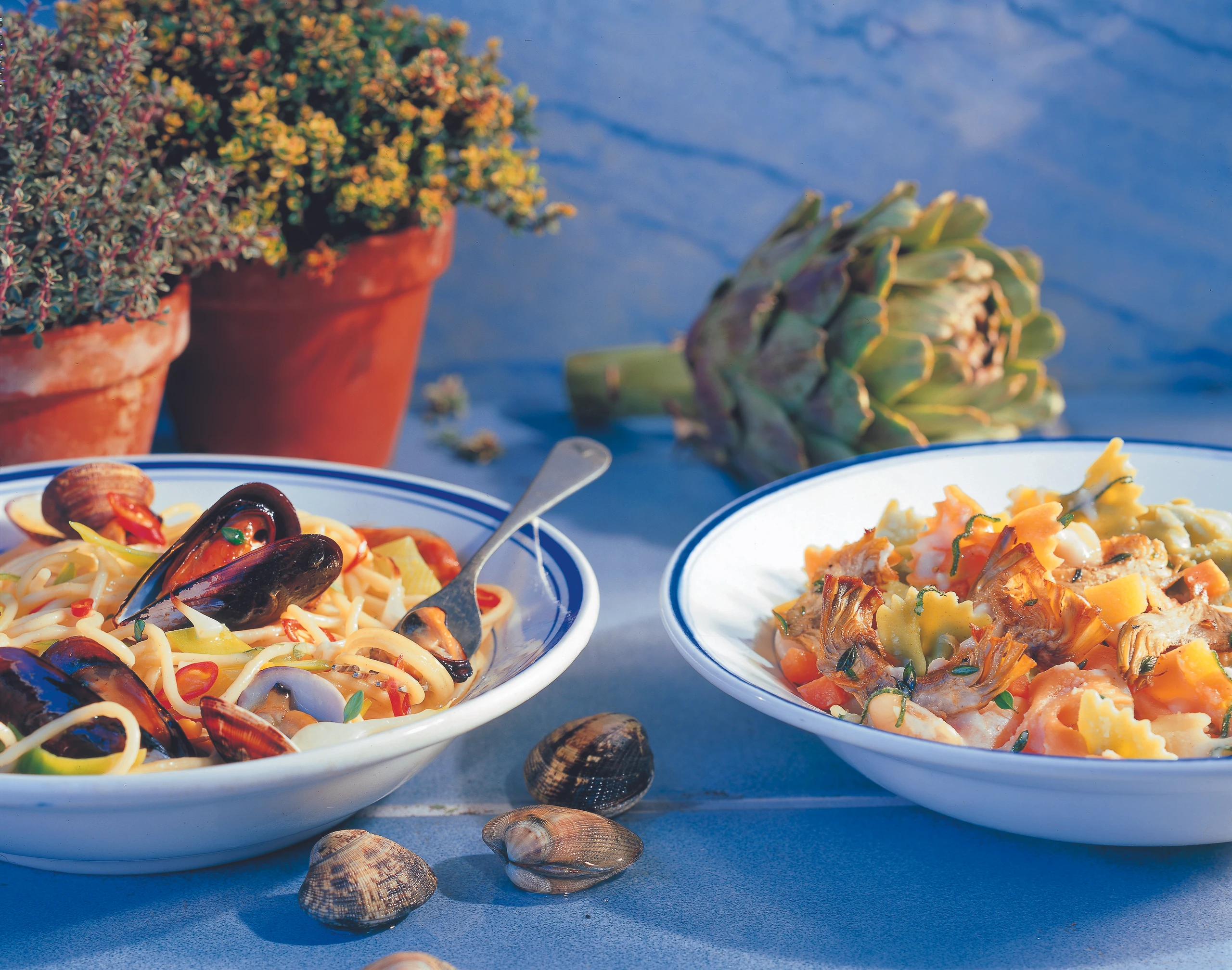 Farfalle mit Bohnenragout und Artischocken