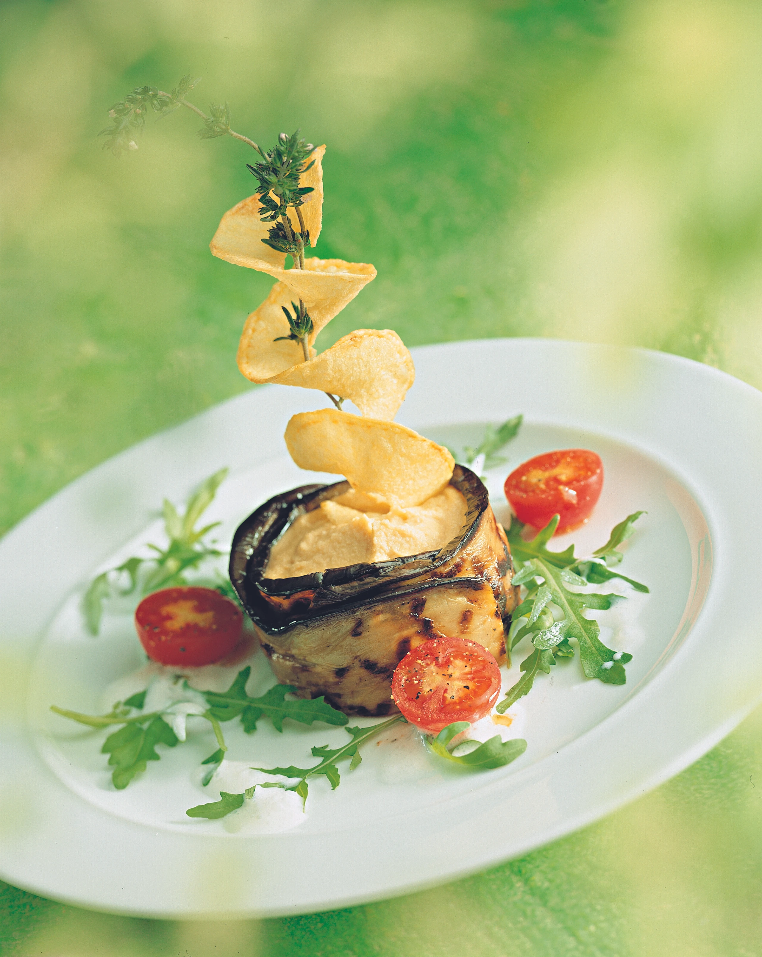 Melanzanetörtchen mit Kichererbsenmus