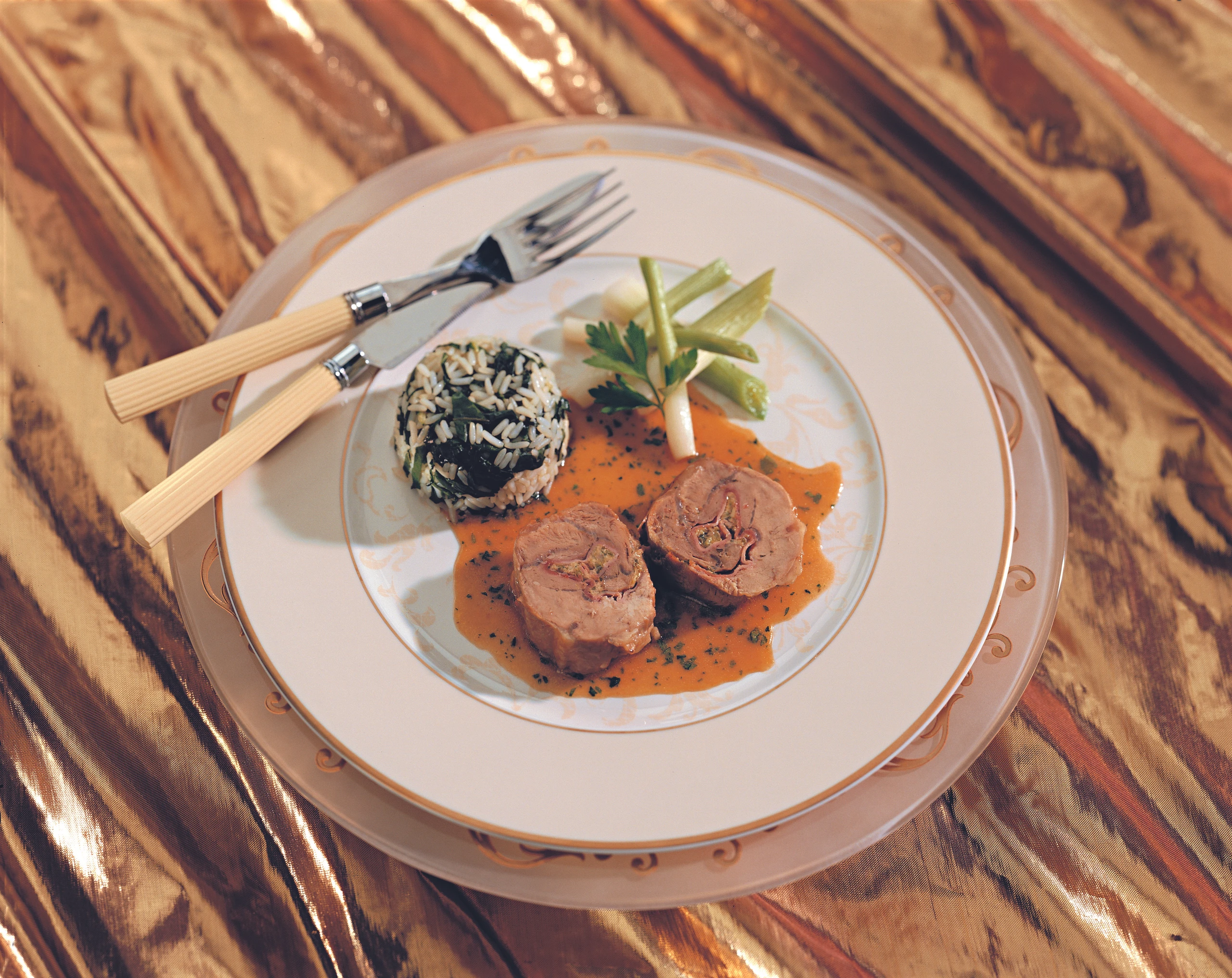Kalbsvögerl-Rouladen mit Reis und Gemüse
