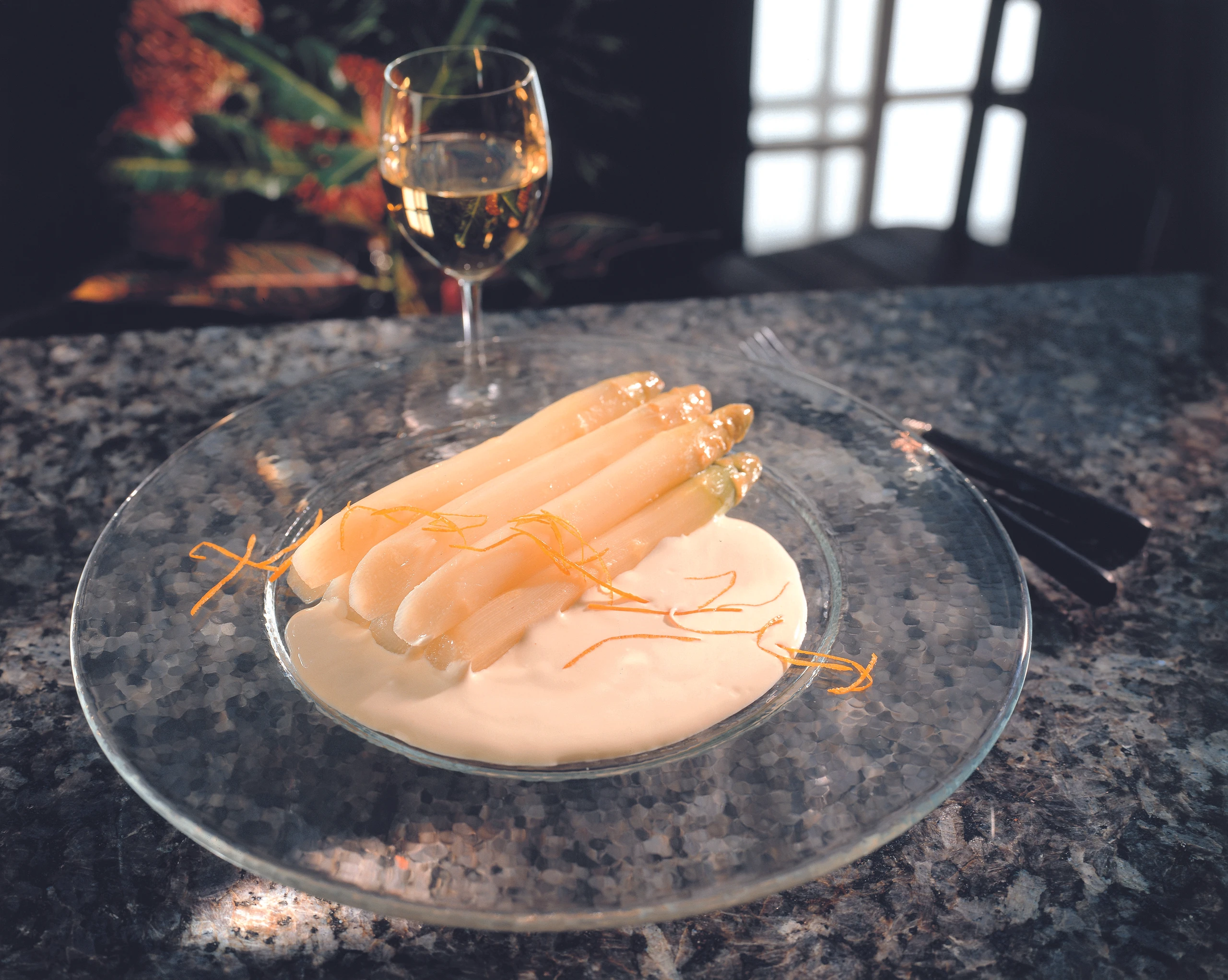 Spargel mit Orangen-Buttersauce