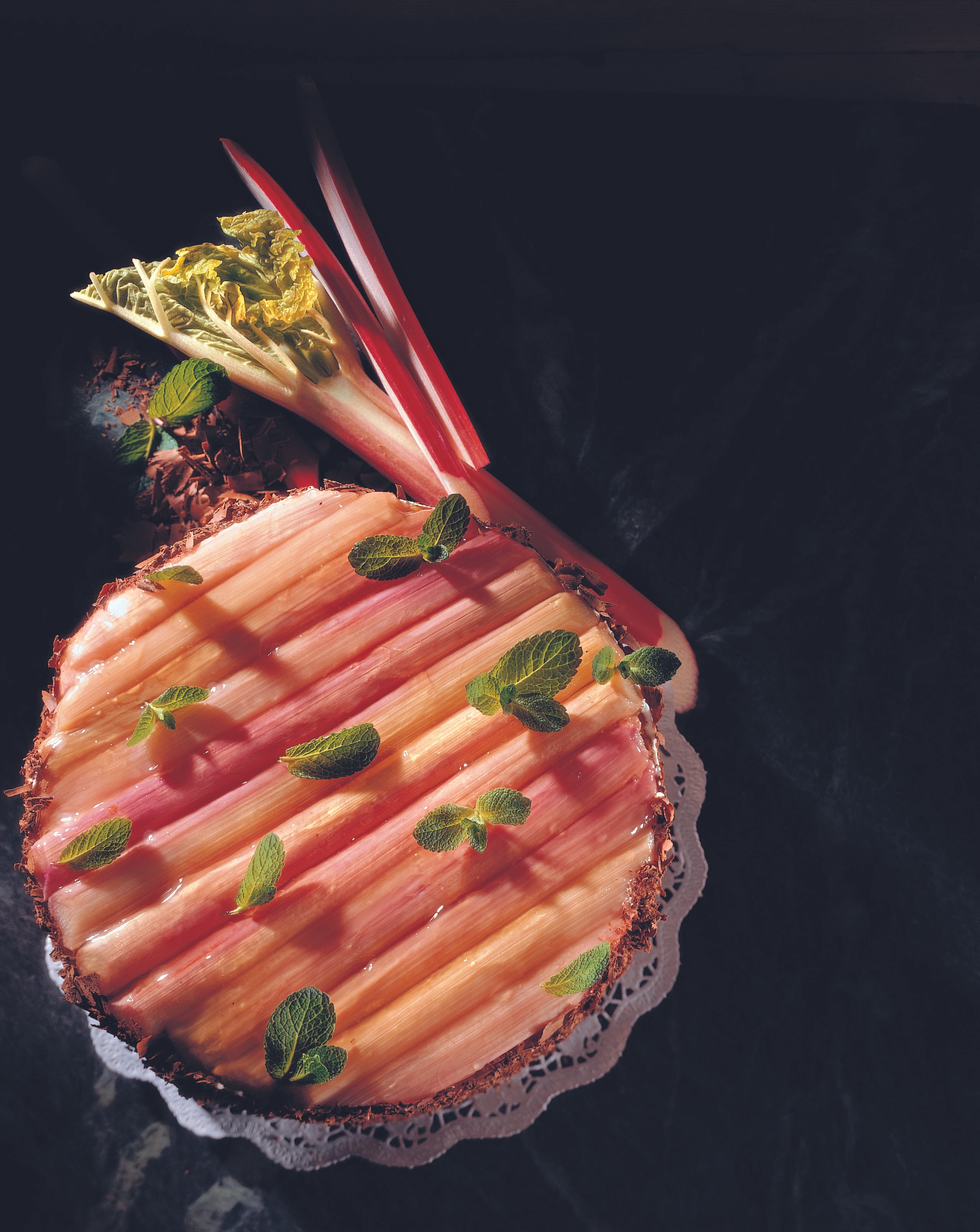 Nusstorte mit Nougatcreme und Rhabarber