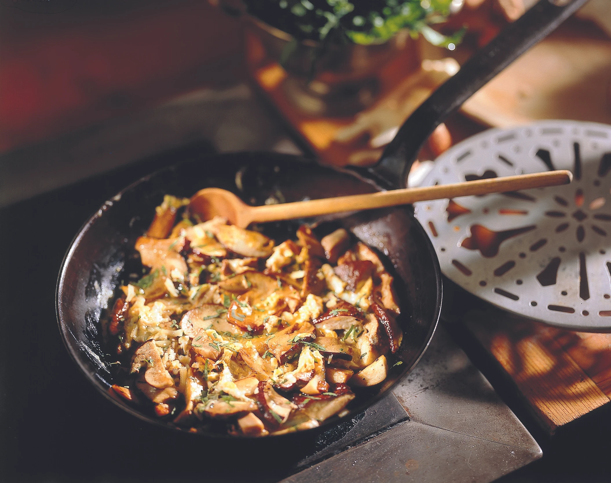 Steinpilz-Eierspeise zu Rucolasalat mit Kernöl-Dressing