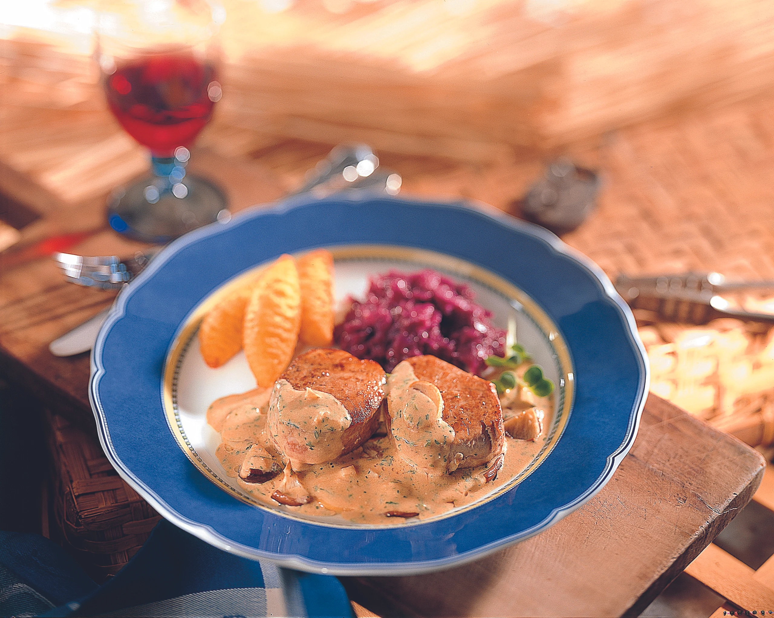 Schweinsmedaillons mit Schwammerlsauce