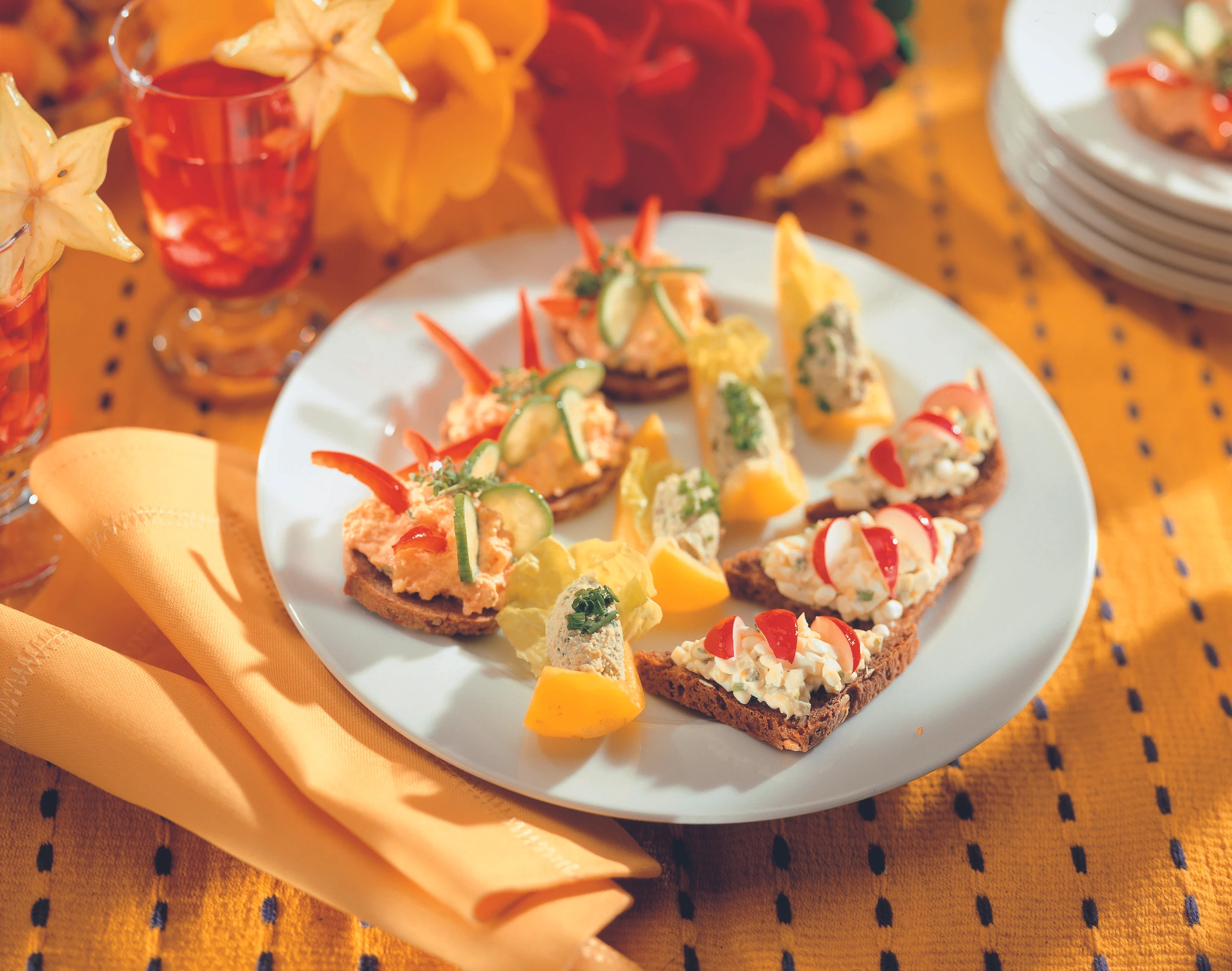 Frühlingsaufstrich, Tofu-Sesamcreme und Käsecreme