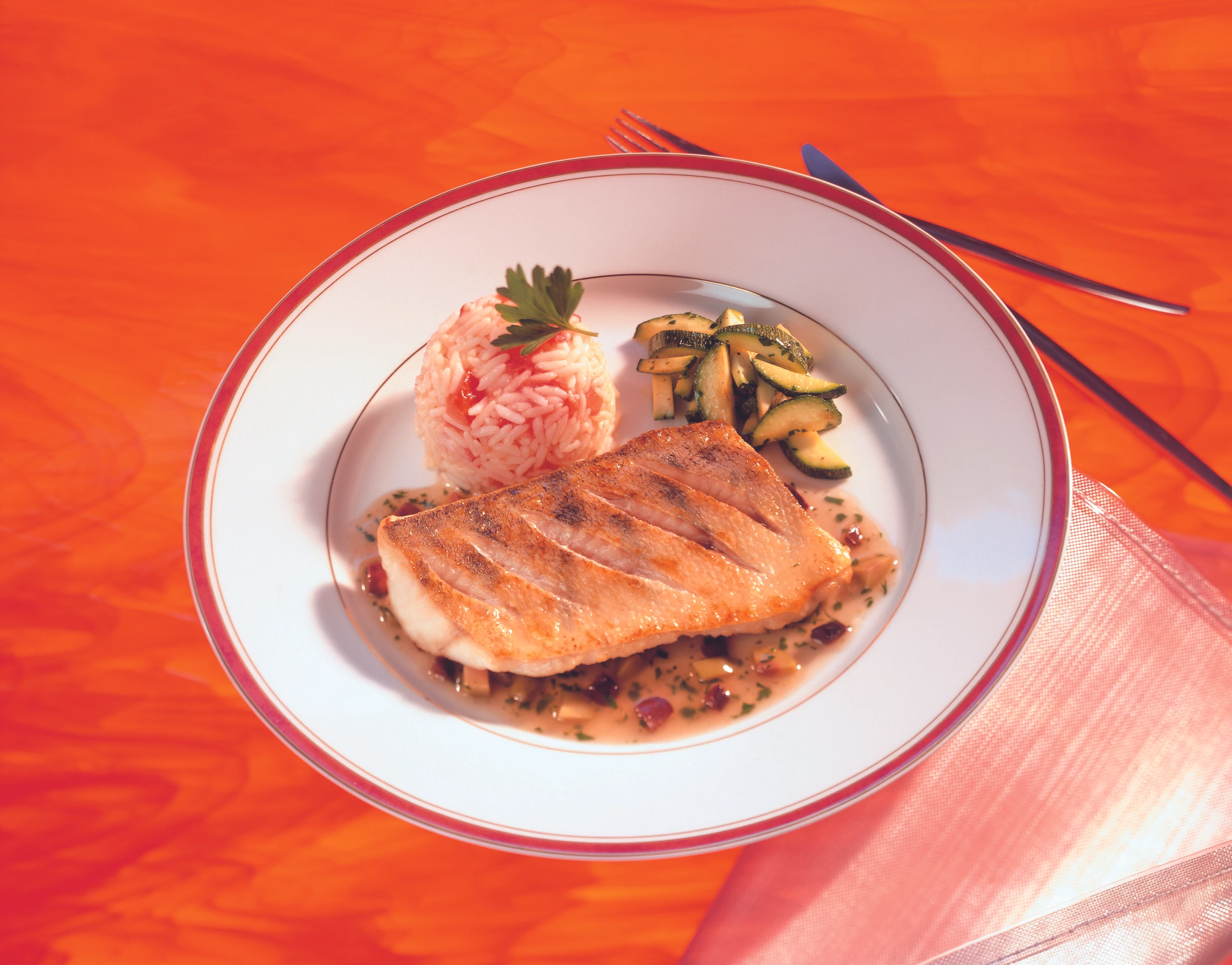 Zanderfilet mit Oliven-Kräuterfond