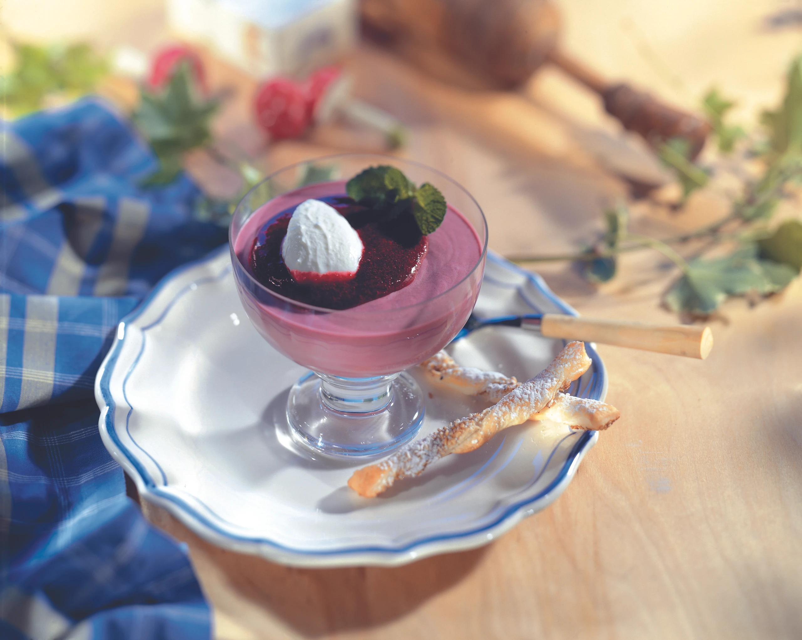 Brombeercreme mit Sauerrahm