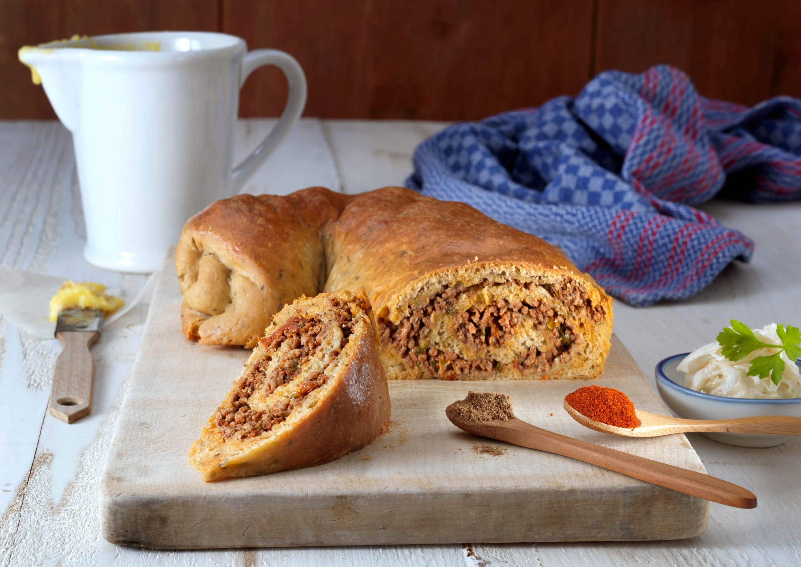 Fleischstrudel mit Majoransaft