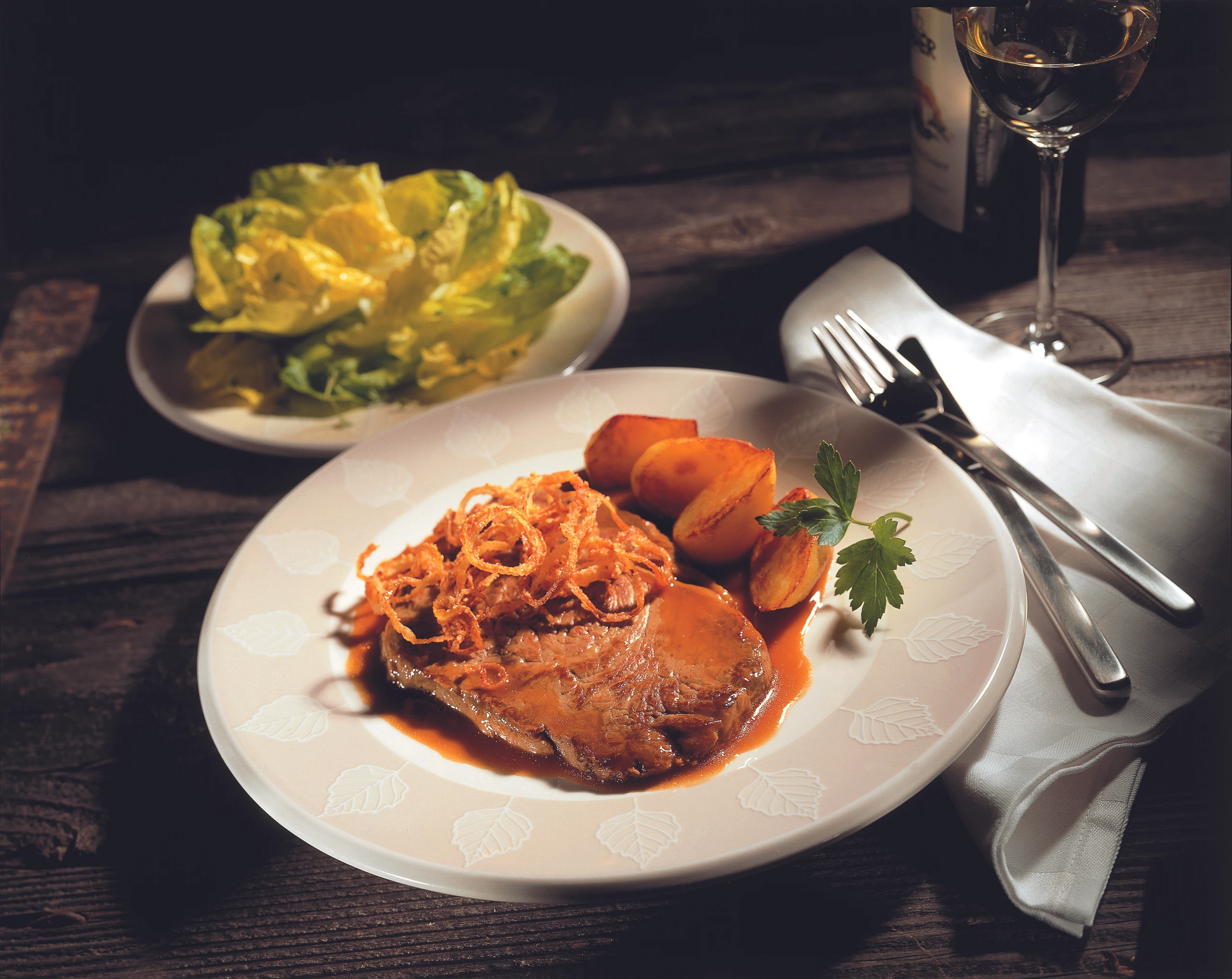 Zwiebelrostbraten mit Braterdäpfeln