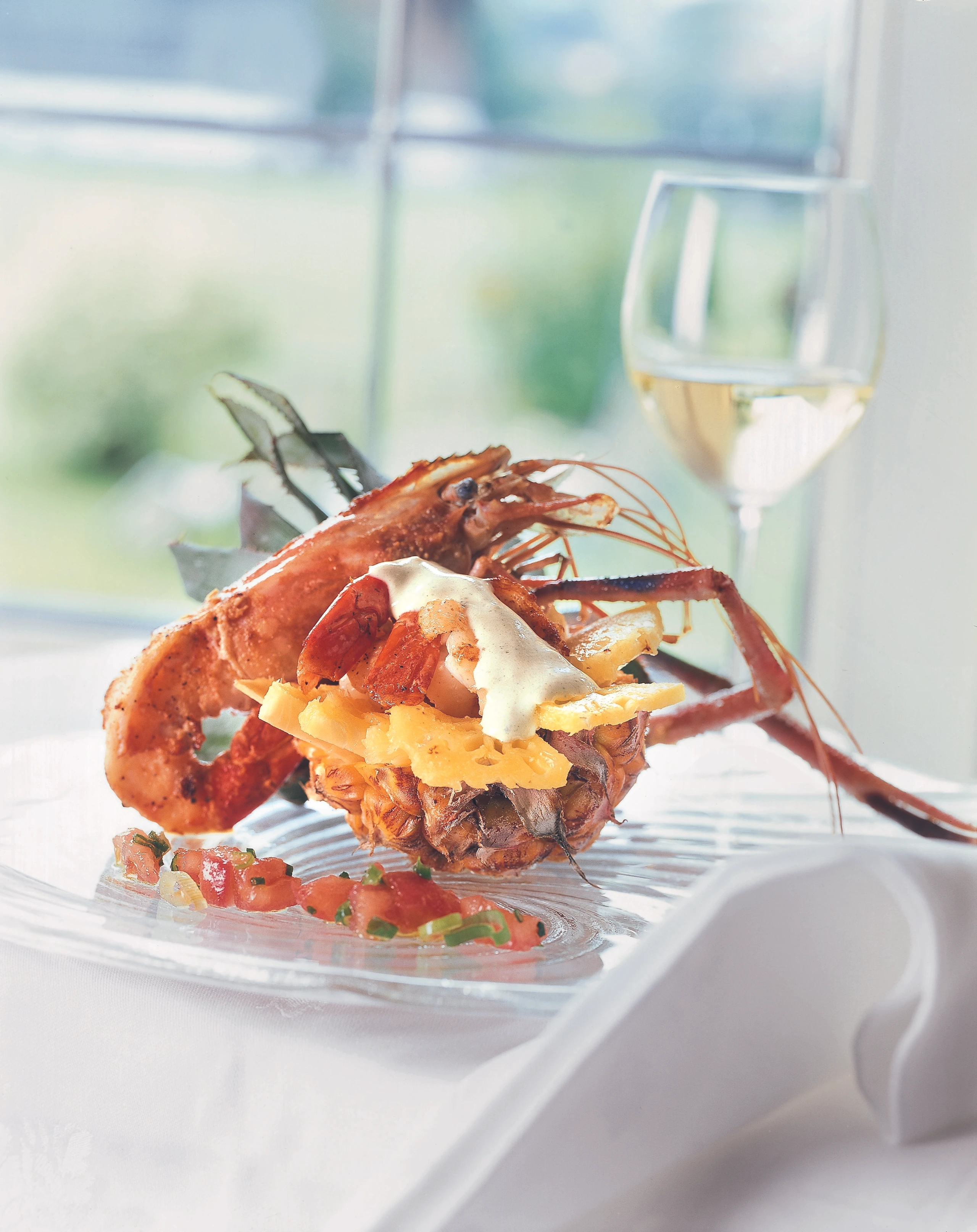 Ananas mit Garnelen und Tomaten-Salsa