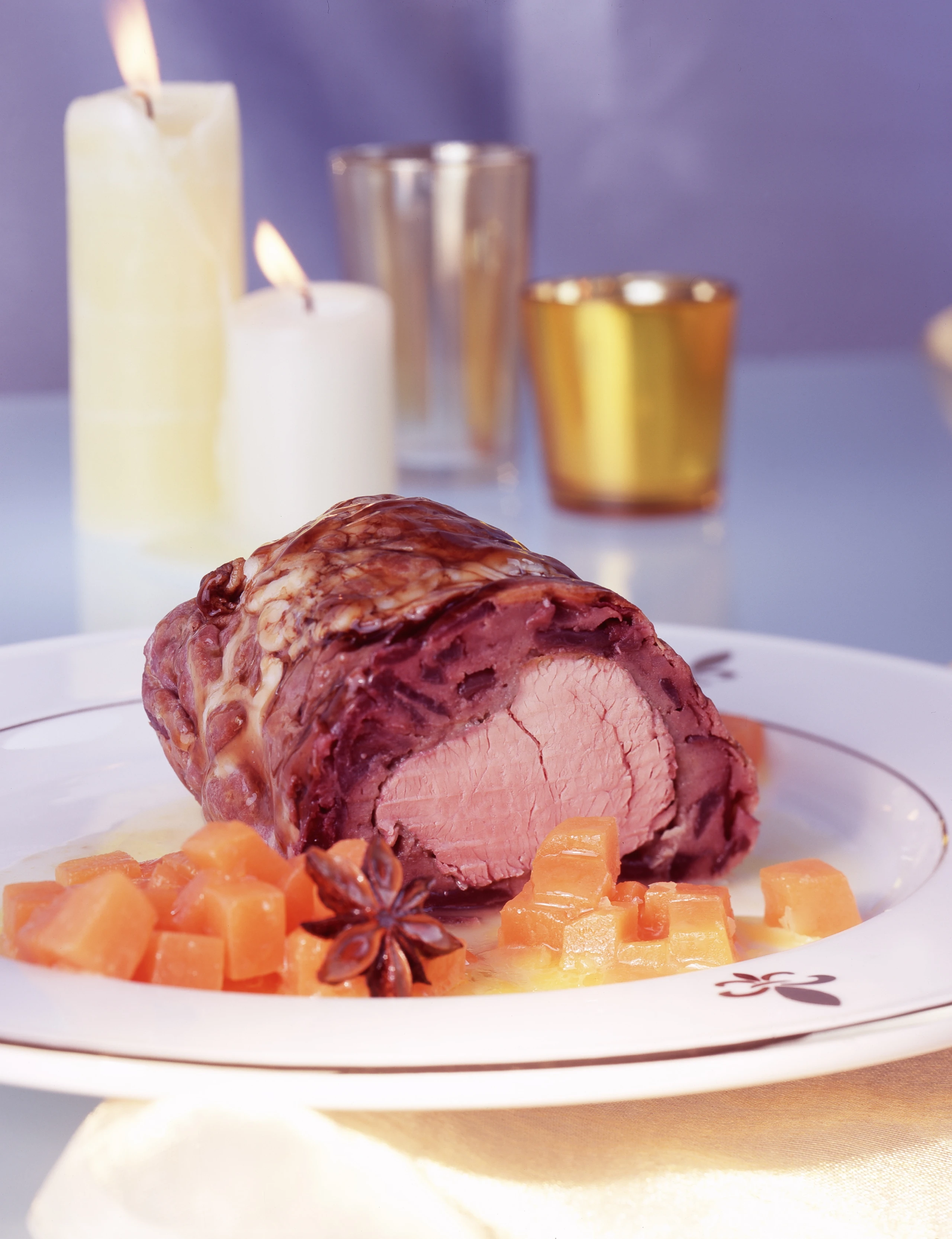 Schweinsfilet in Zwiebelhülle mit Aniskürbis