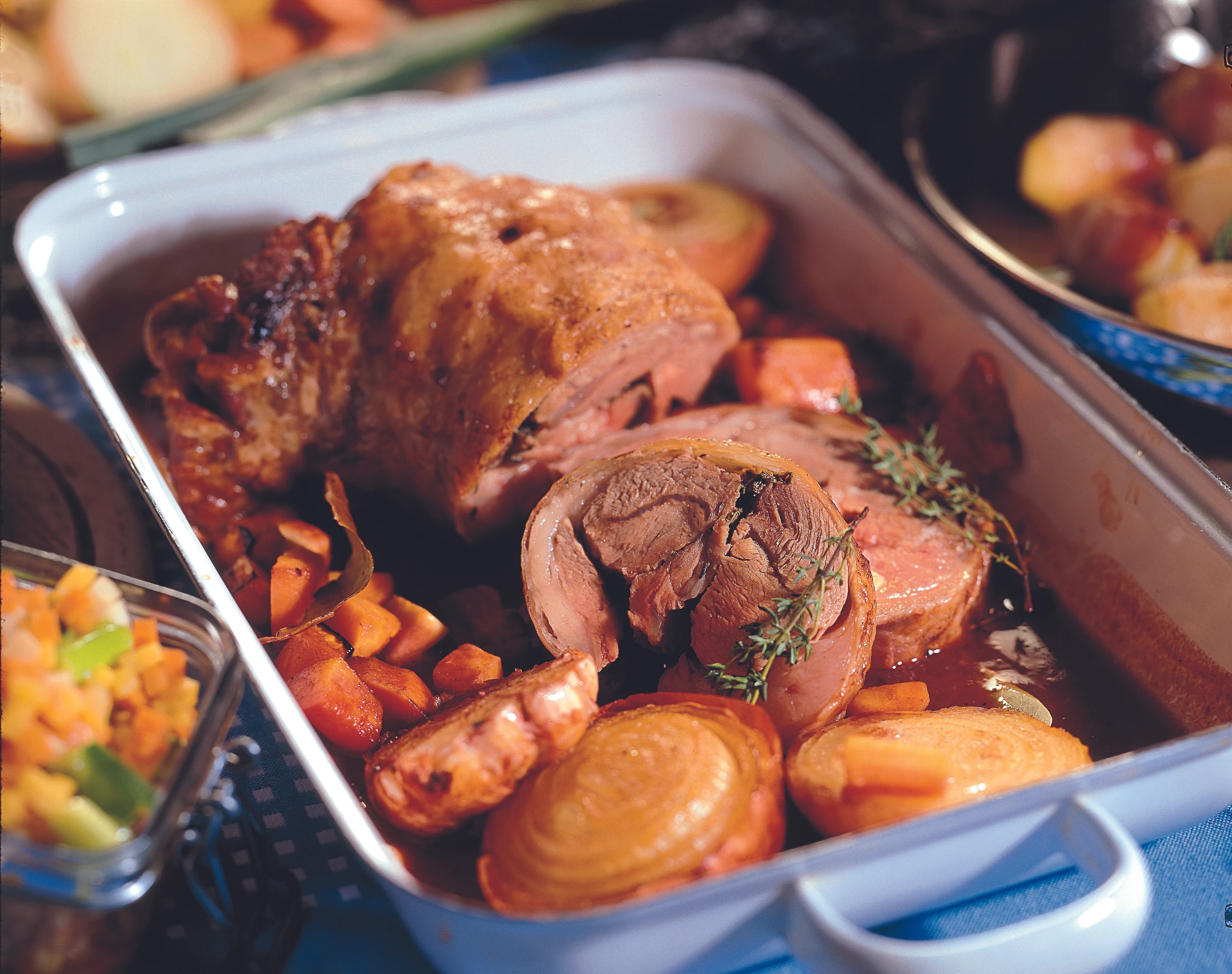 Gerollte Lammschulter mit Wurzel-Ratatouille