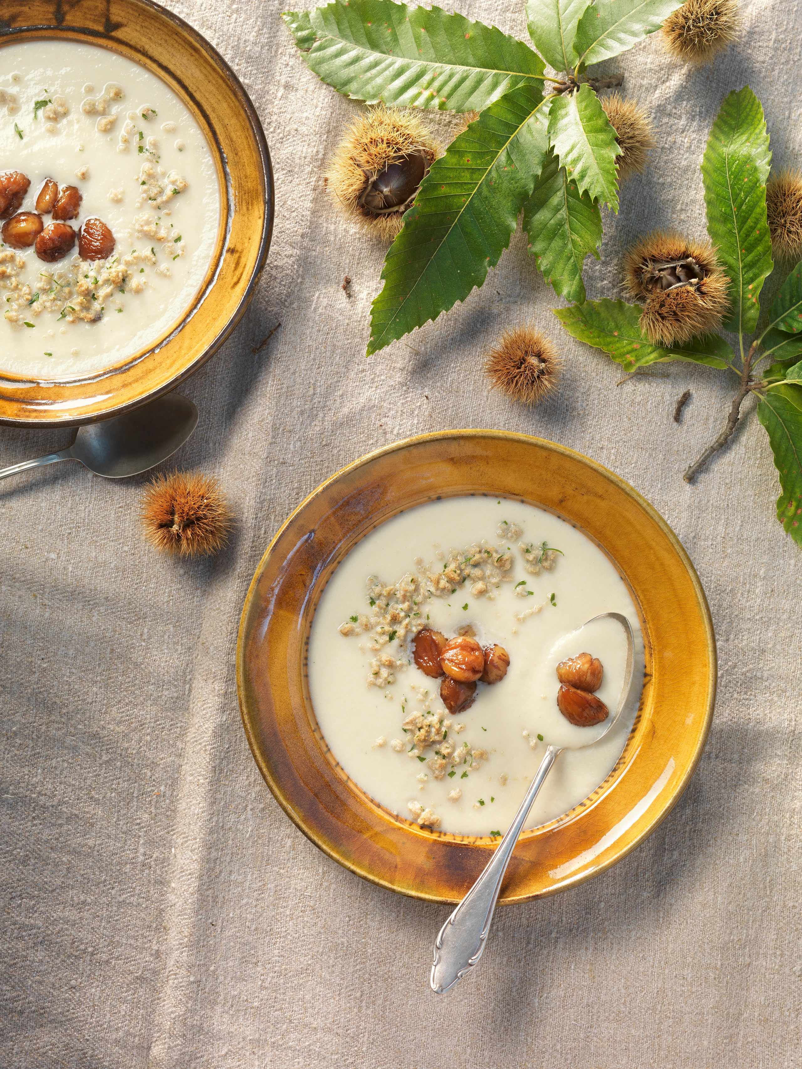 Petersilwurzelsuppe mit Maroni