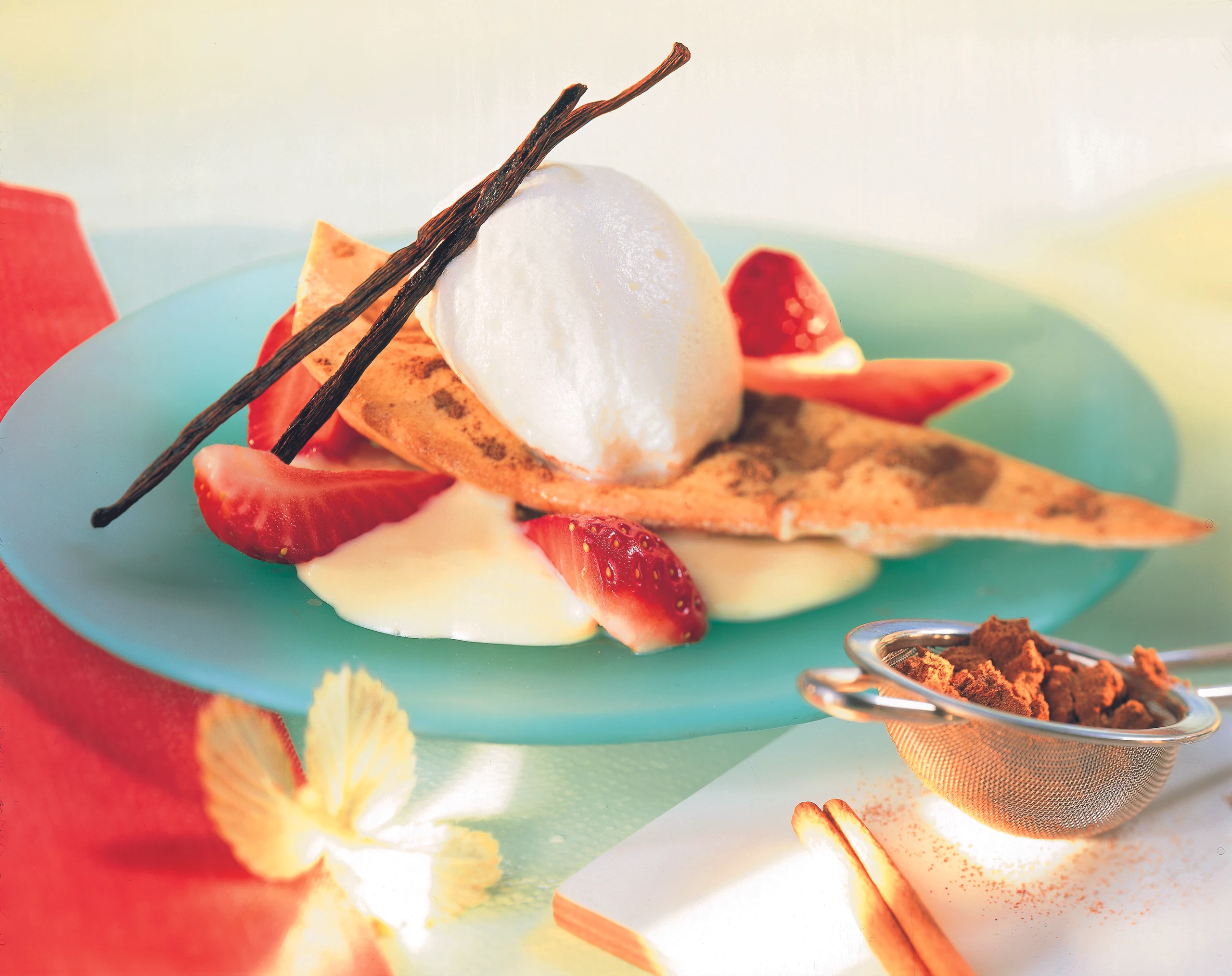 Dinkelschiffchen mit Schneenockerln und Vanillesauce