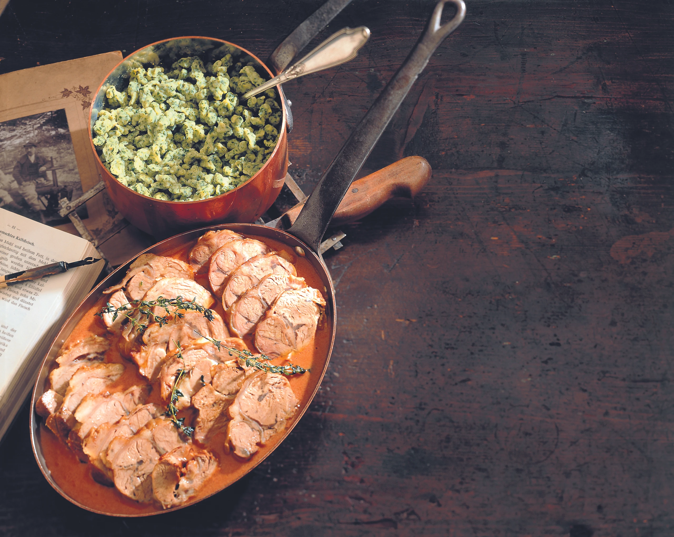 Paprika-Rahmvögerl mit Spinatnockerln