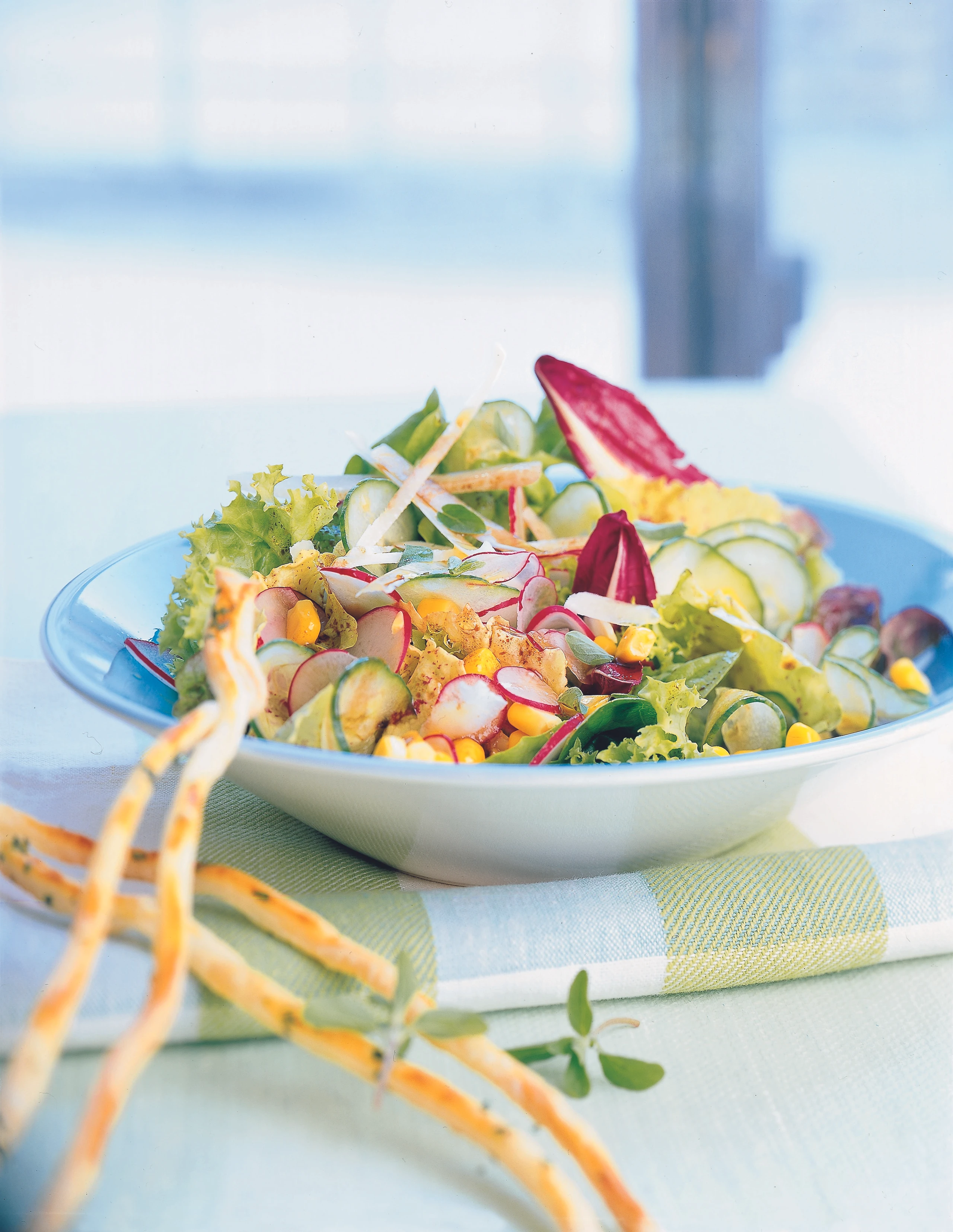 Bunter Salat mit Balsamicodressing