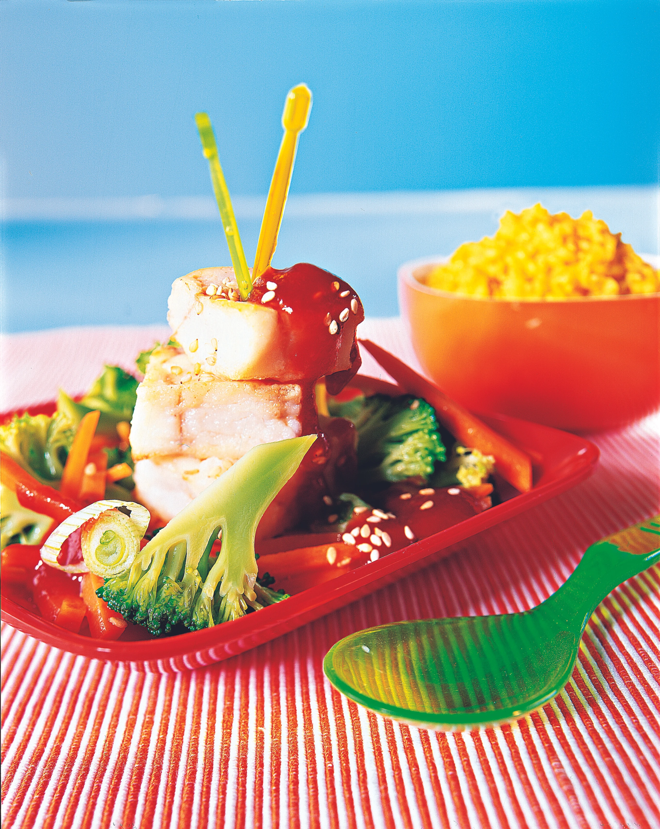 China-Gemüse mit gebratenem Fisch und Reis