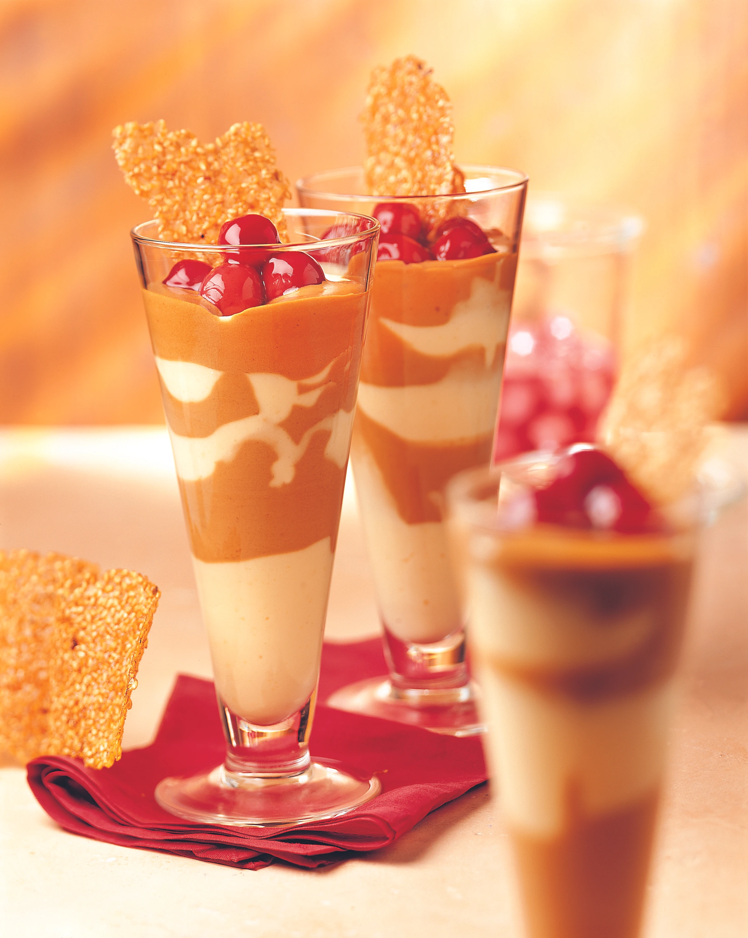 Marmoriertes Cappuccino-Mousse