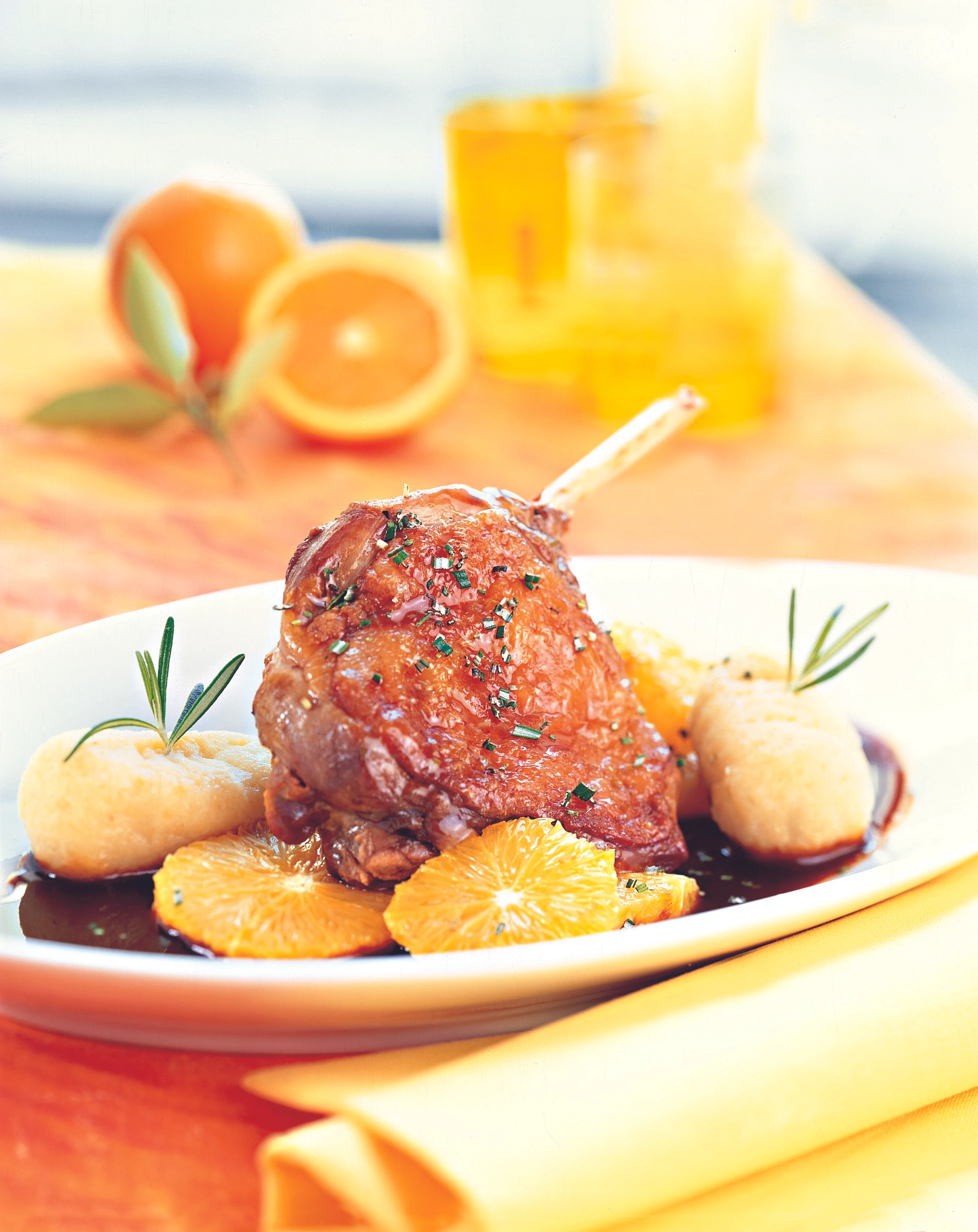 Entenkeulen mit Orangen und Rosmarin-Gnocchi
