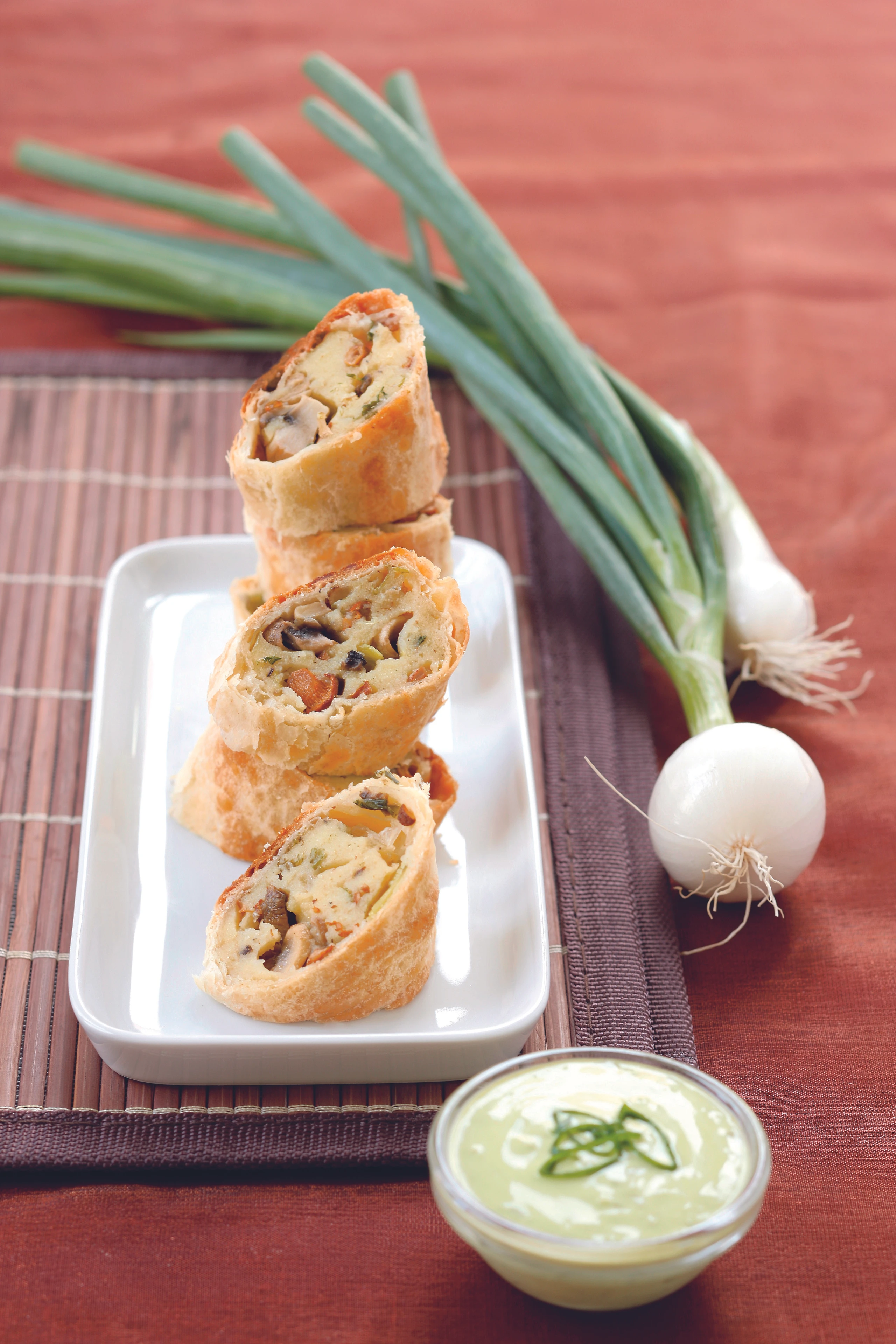 Schwammerlstrudel mit Jungzwiebelsauce