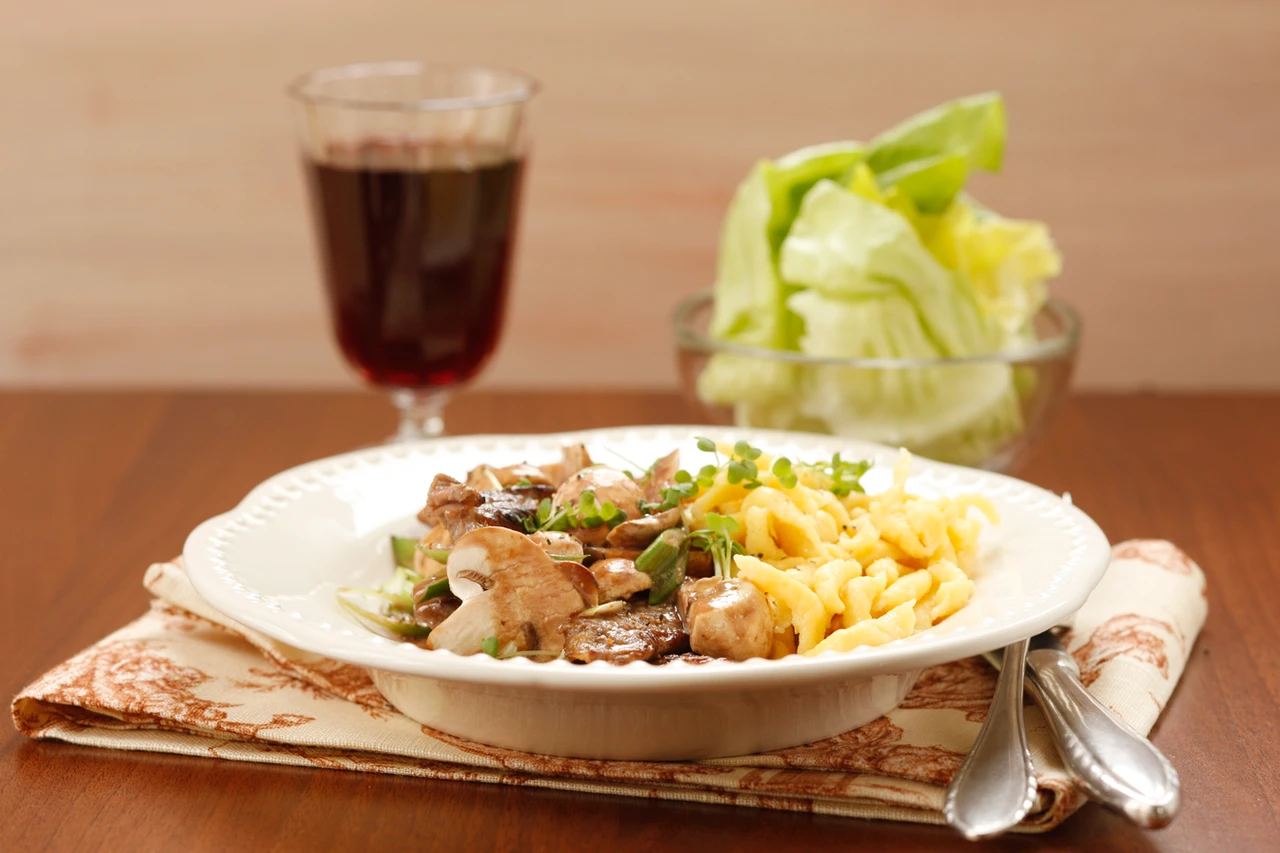 Rindsgeschnetzeltes „Stroganoff“ • Rezept