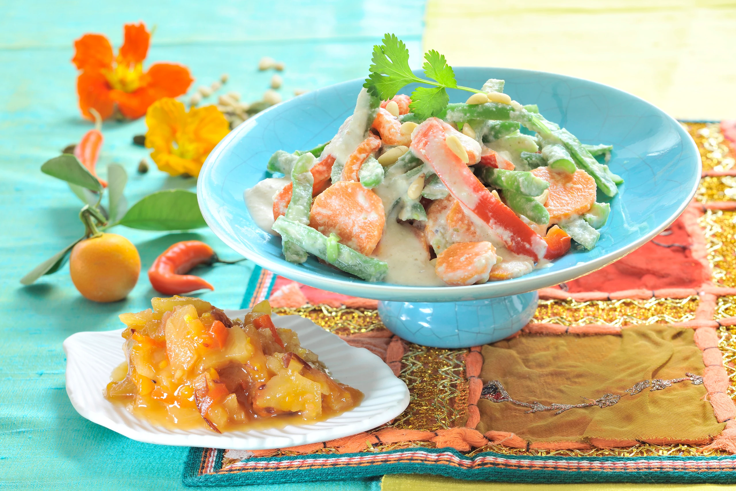 Gemüse in Pignolicreme mit Ananas-Mango-Chutney