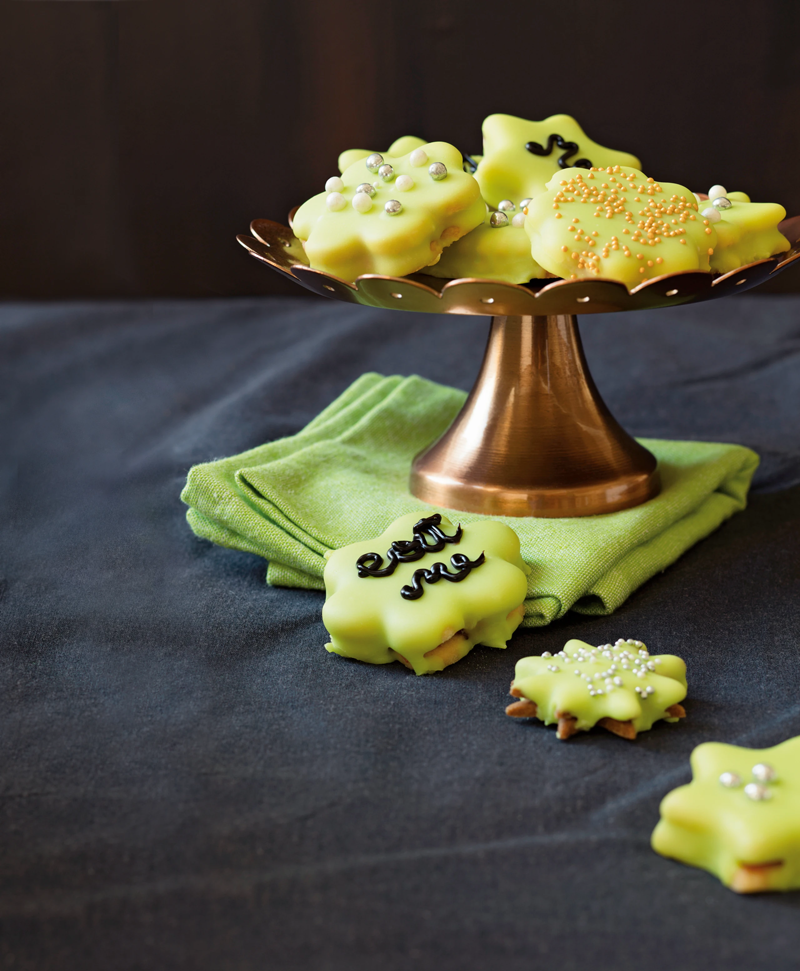 Himbeer-Kekse mit Zuckerglasur