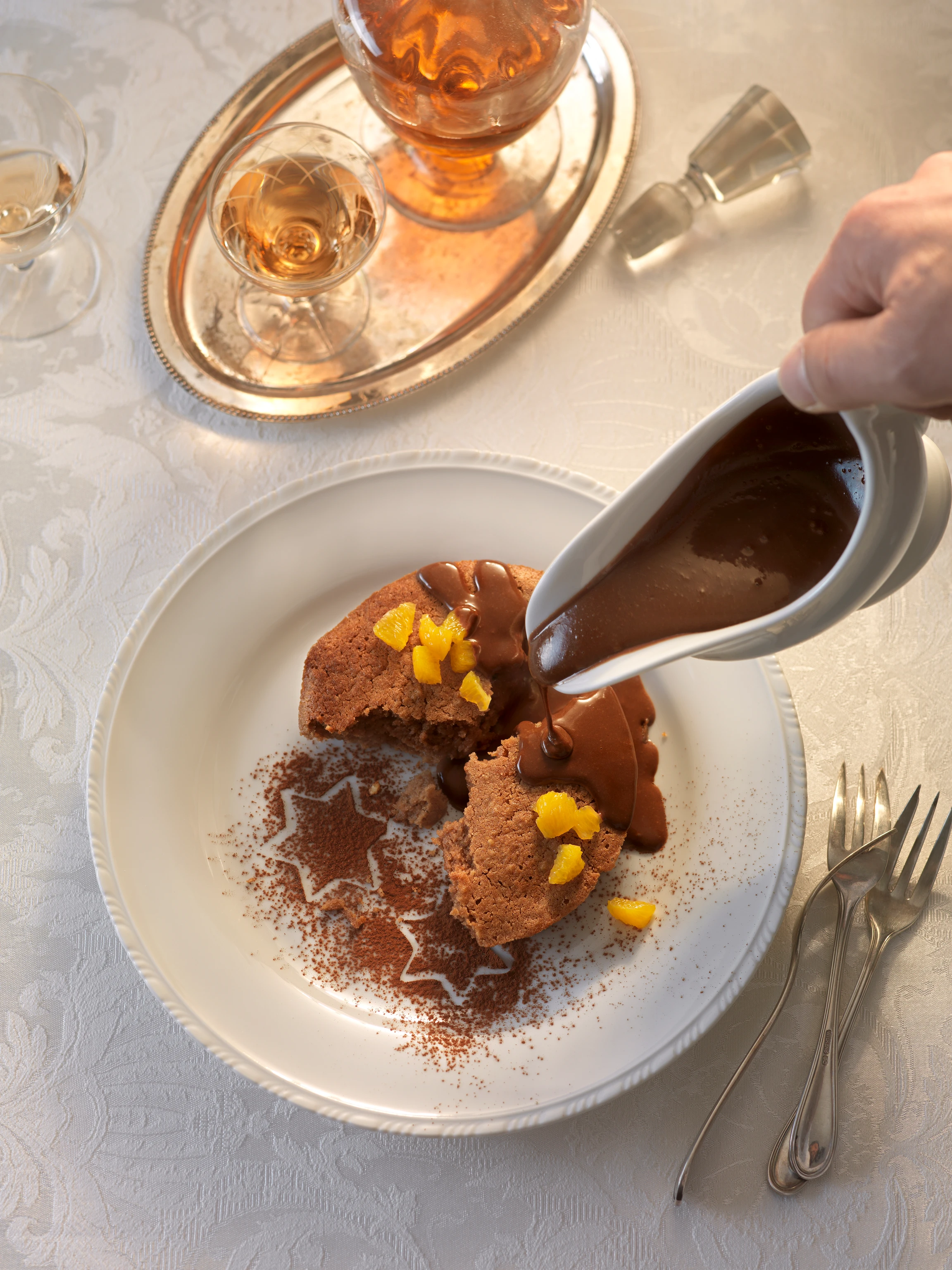 Nougatkoch mit Schoko-Sauce