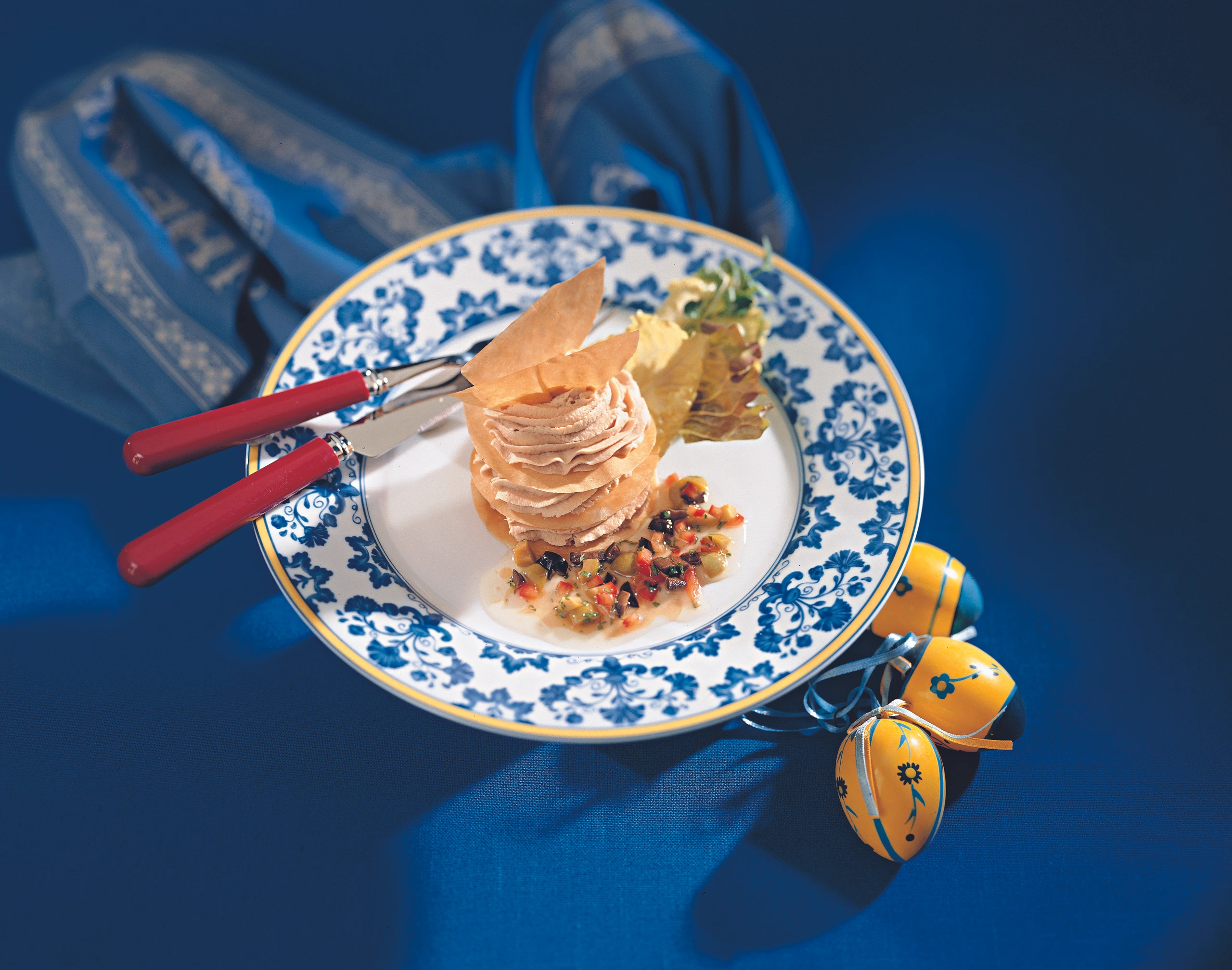 Thunfischtürmchen mit Oliven-Vinaigrette