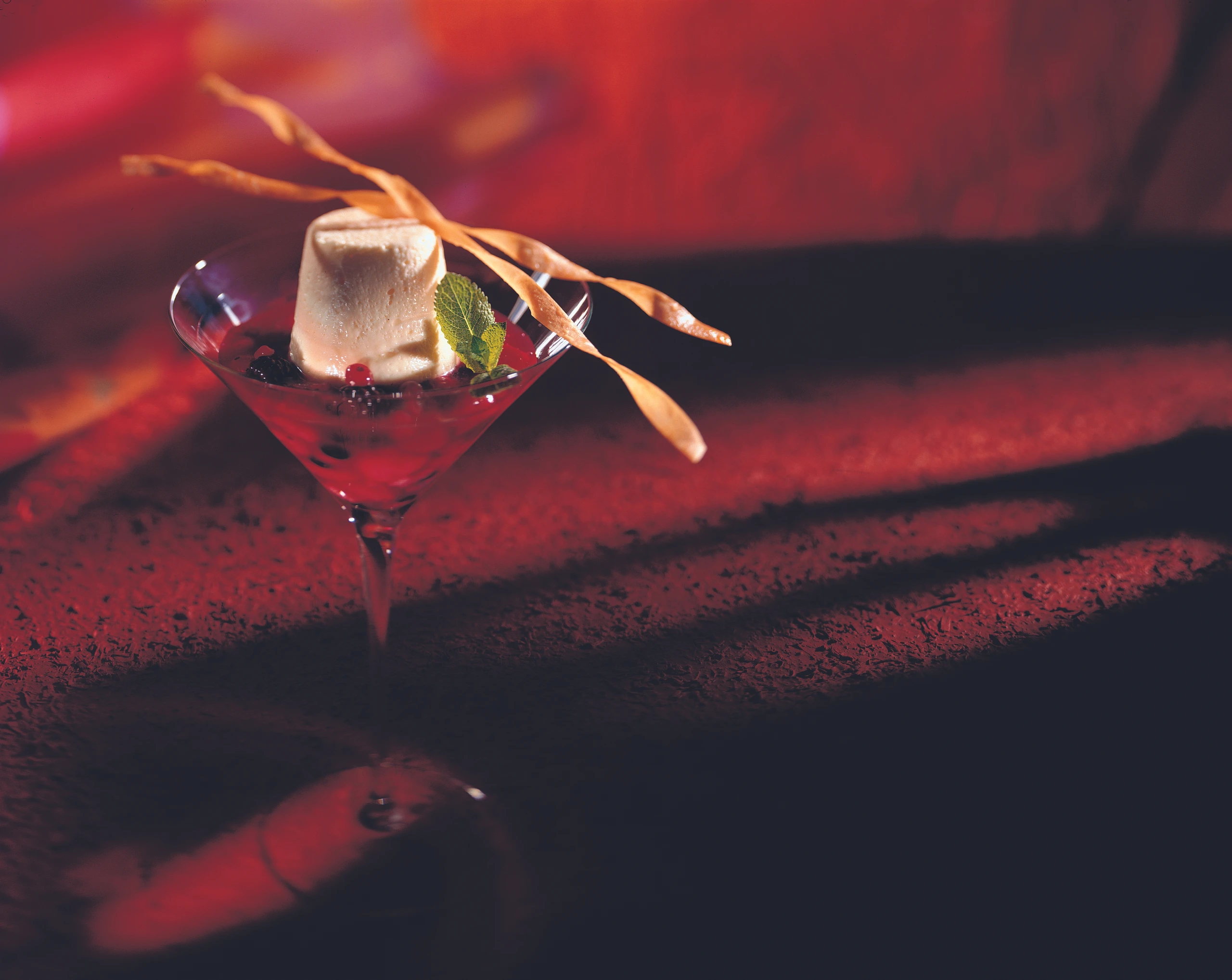 Topfenmousse mit Beerengrütze