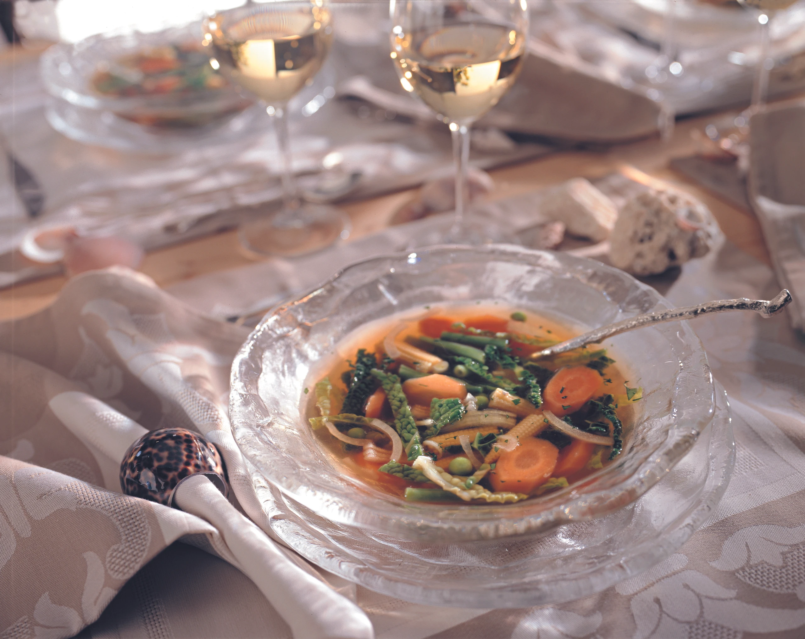 Gemüsesuppe mit Maiskölbchen und Fisolen