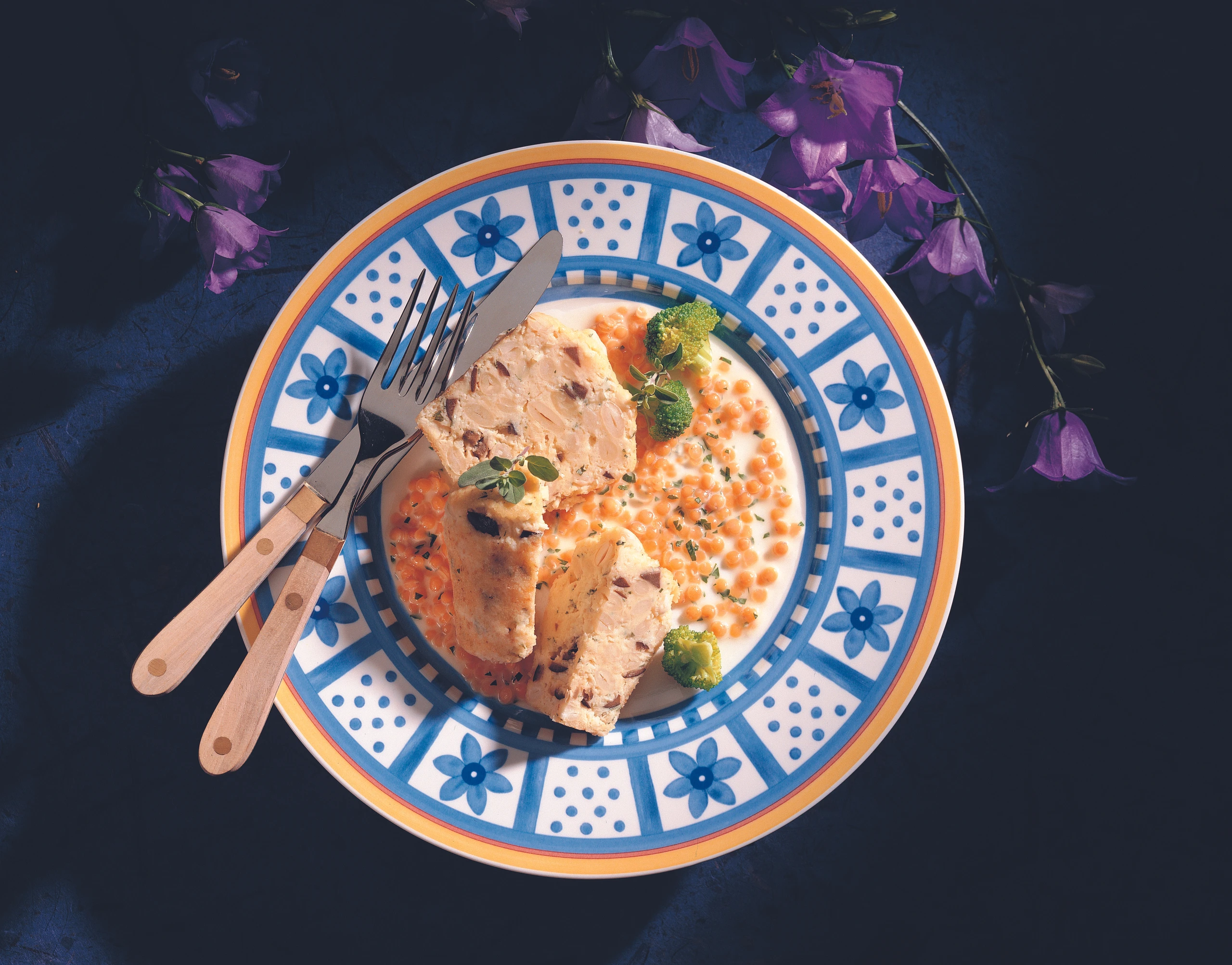 Bohnen-Auflauf mit roter Linsensauce