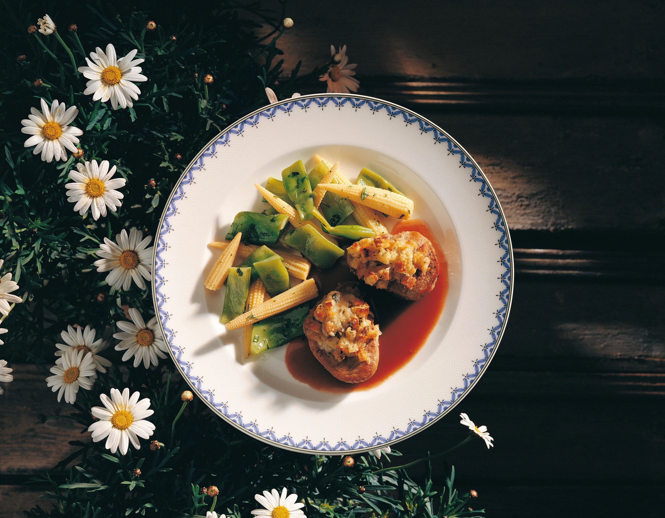 Würzig überbackene Schweinsmedaillons